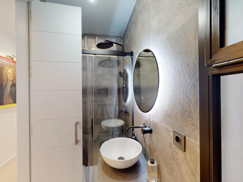 Experience this beautifully renovated top floor apartment in a stylish blend of luxury, aristocracy, and modern design. Located on the third floor (with elevator access), this south-west facing apartment is flooded with natural light and boasts high ceili