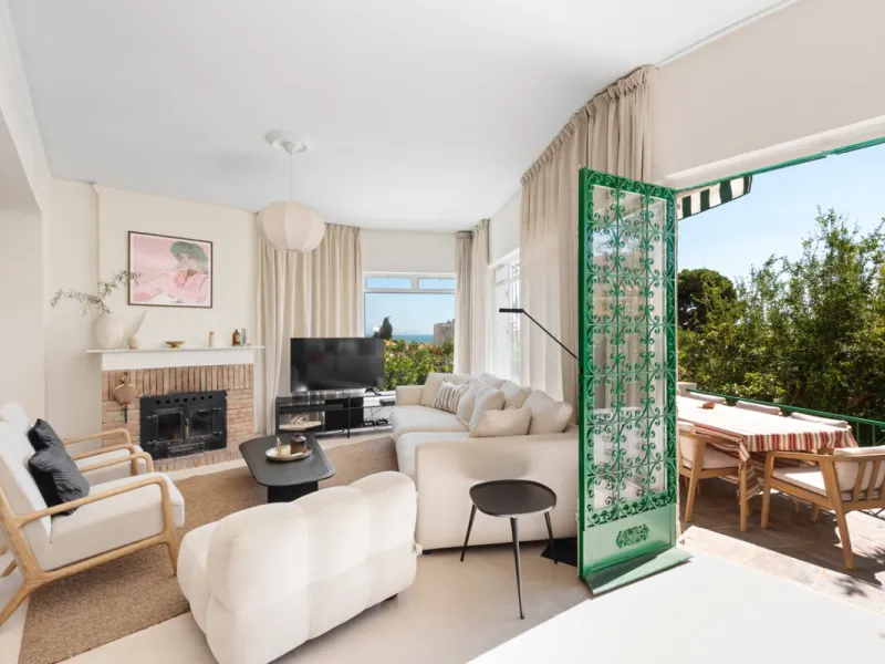This exquisite recently renovated Mediterranean-style villa invites you to enjoy the serenity and beauty of the surroundings. With an architectural design that harmonizes with its environment and an interior in Scandinavian style, this property stands on 