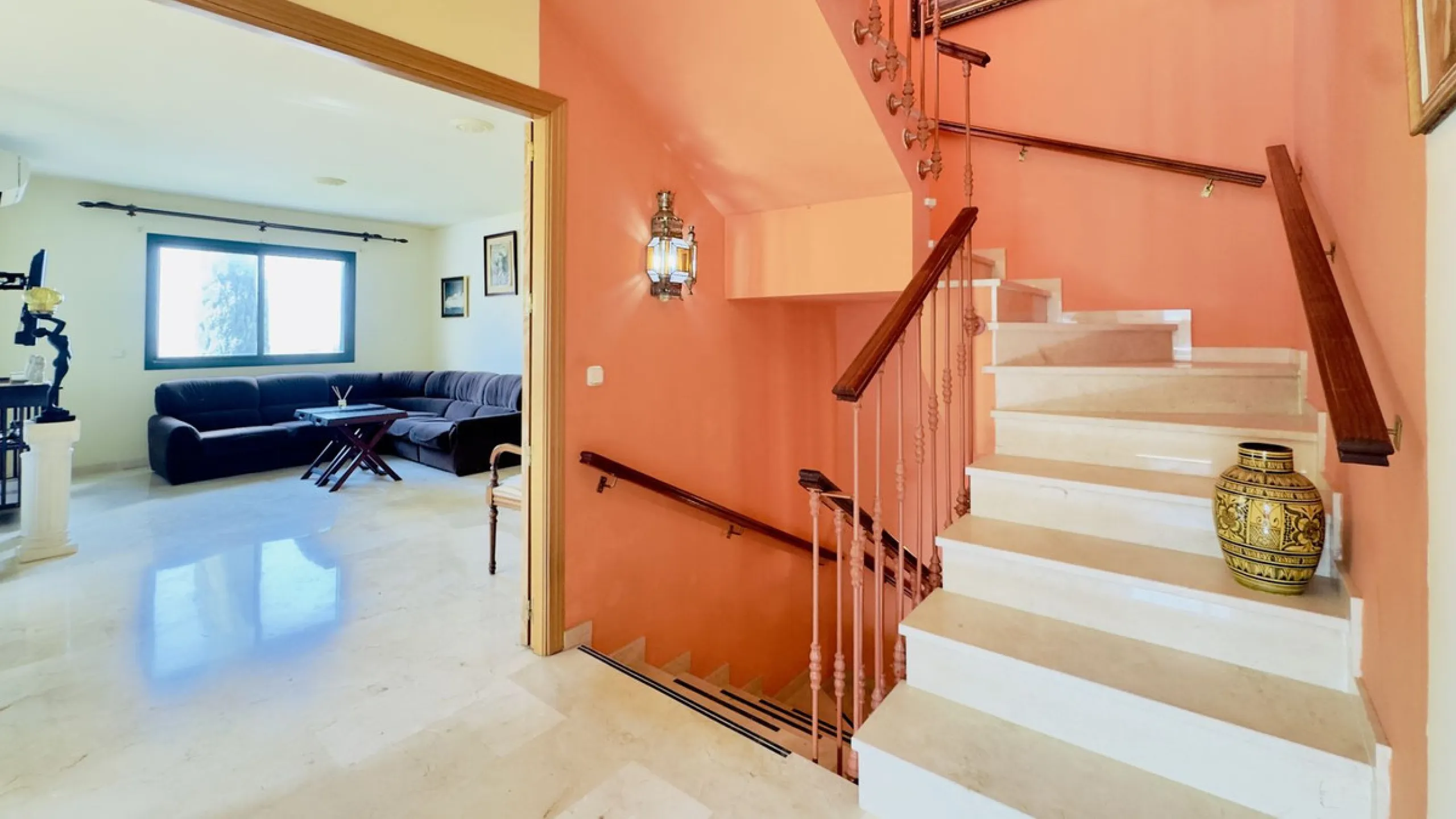 Corner townhouse with stunning sea views, large private garden and great potential – Buena Vista, Mijas