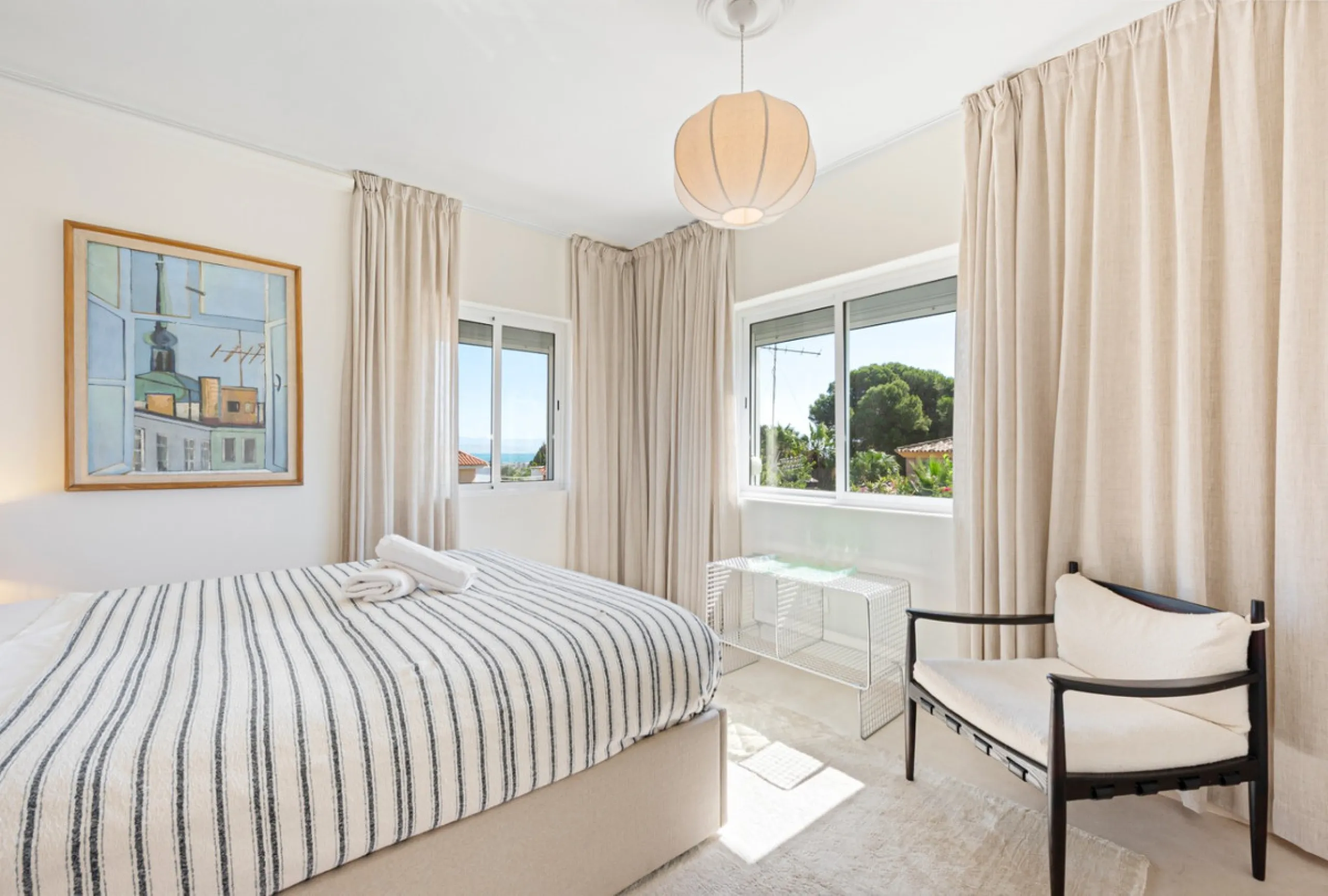 House - Detached Villa в продаже в Torremolinos, Málaga. В доме 5 спален и 3 ванных комнат. Площадь дома 228 м². Площадь участка 545 м²