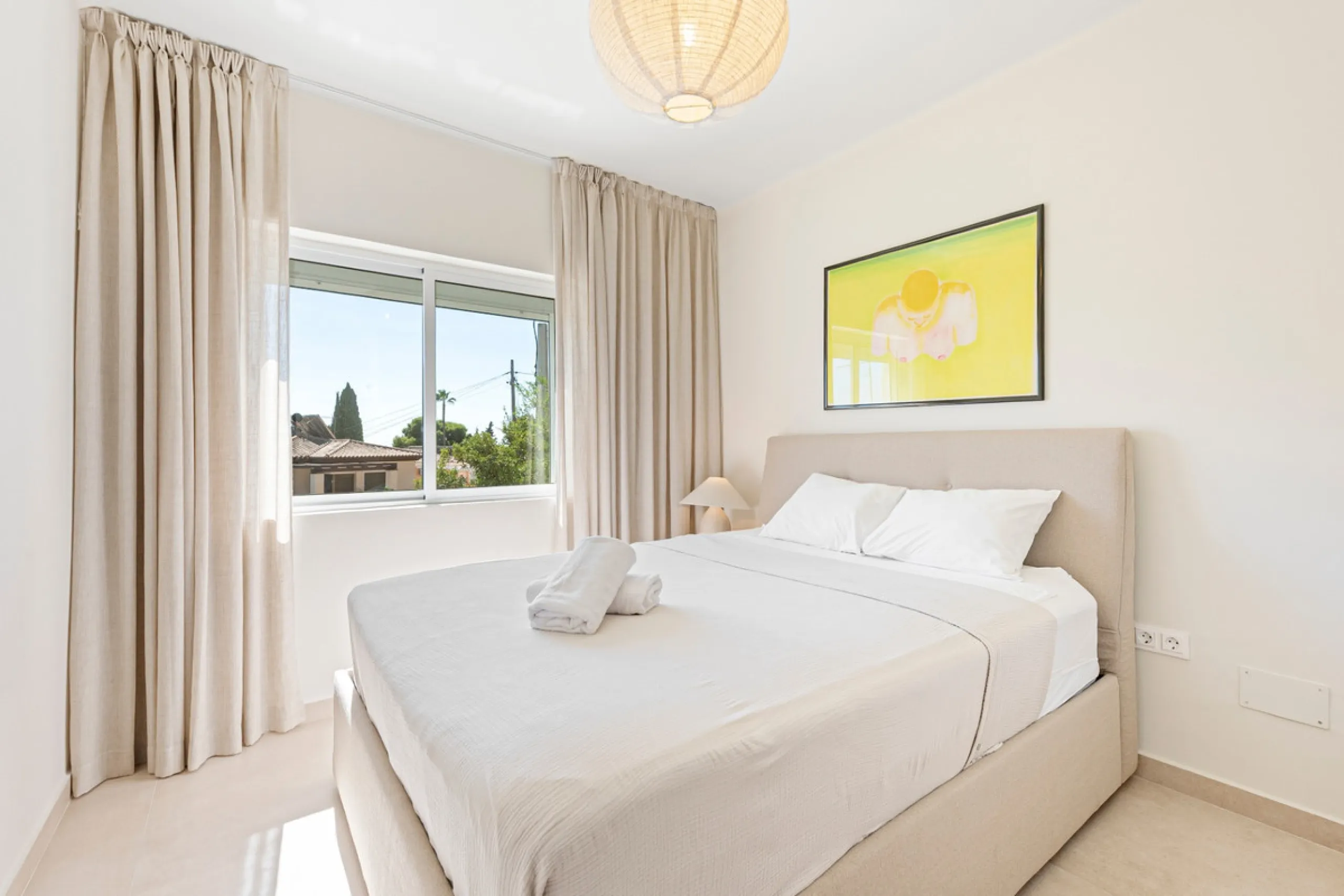 House - Detached Villa в продаже в Torremolinos, Málaga. В доме 5 спален и 3 ванных комнат. Площадь дома 228 м². Площадь участка 545 м²