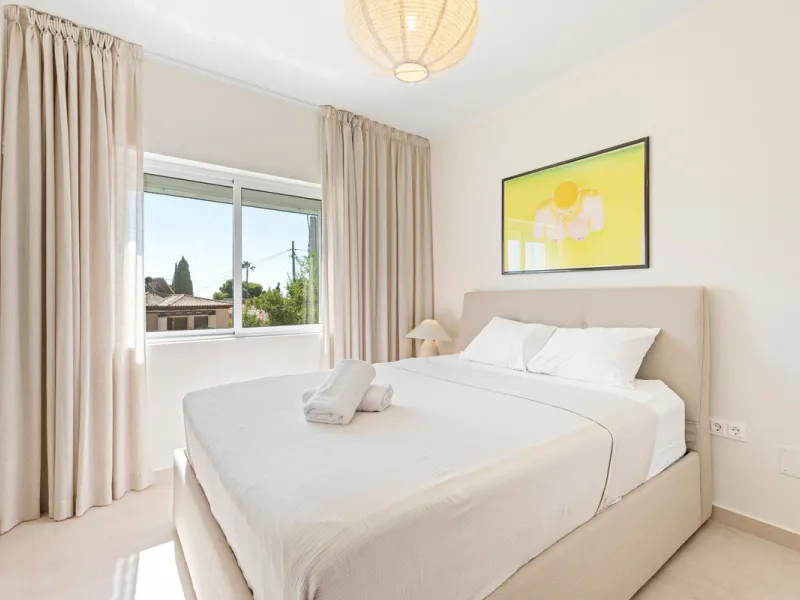 House - Detached Villa в продаже в Torremolinos, Málaga. В доме 5 спален и 3 ванных комнат. Площадь дома 228 м². Площадь участка 545 м²
