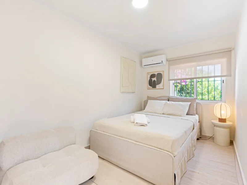 House - Detached Villa в продаже в Torremolinos, Málaga. В доме 5 спален и 3 ванных комнат. Площадь дома 228 м². Площадь участка 545 м²