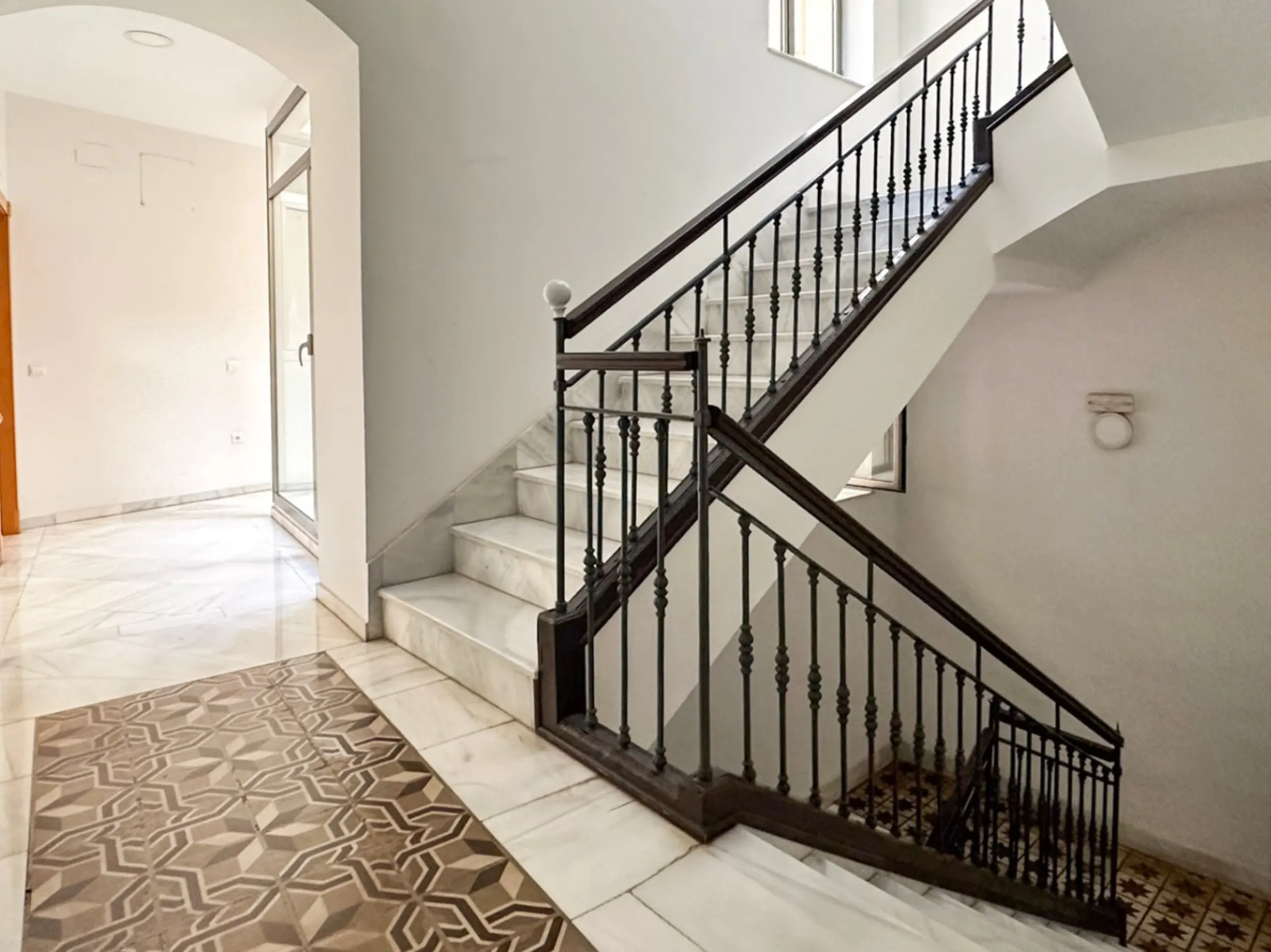 Apartment - Ground Floor Apartment в продаже в Málaga, Málaga. В доме 1 спален и 1 ванных комнат. Площадь дома 58 м²