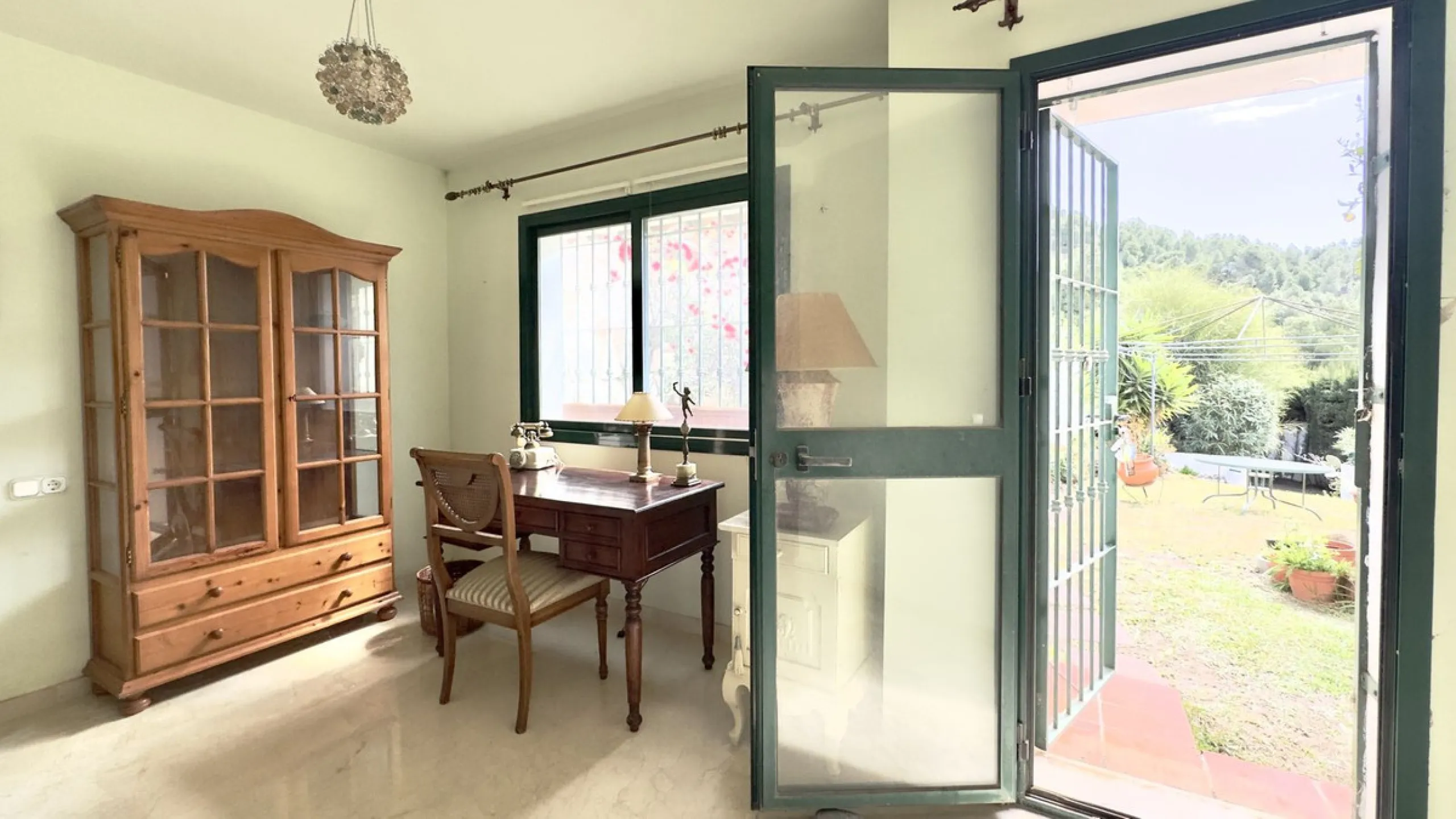 Corner townhouse with stunning sea views, large private garden and great potential – Buena Vista, Mijas