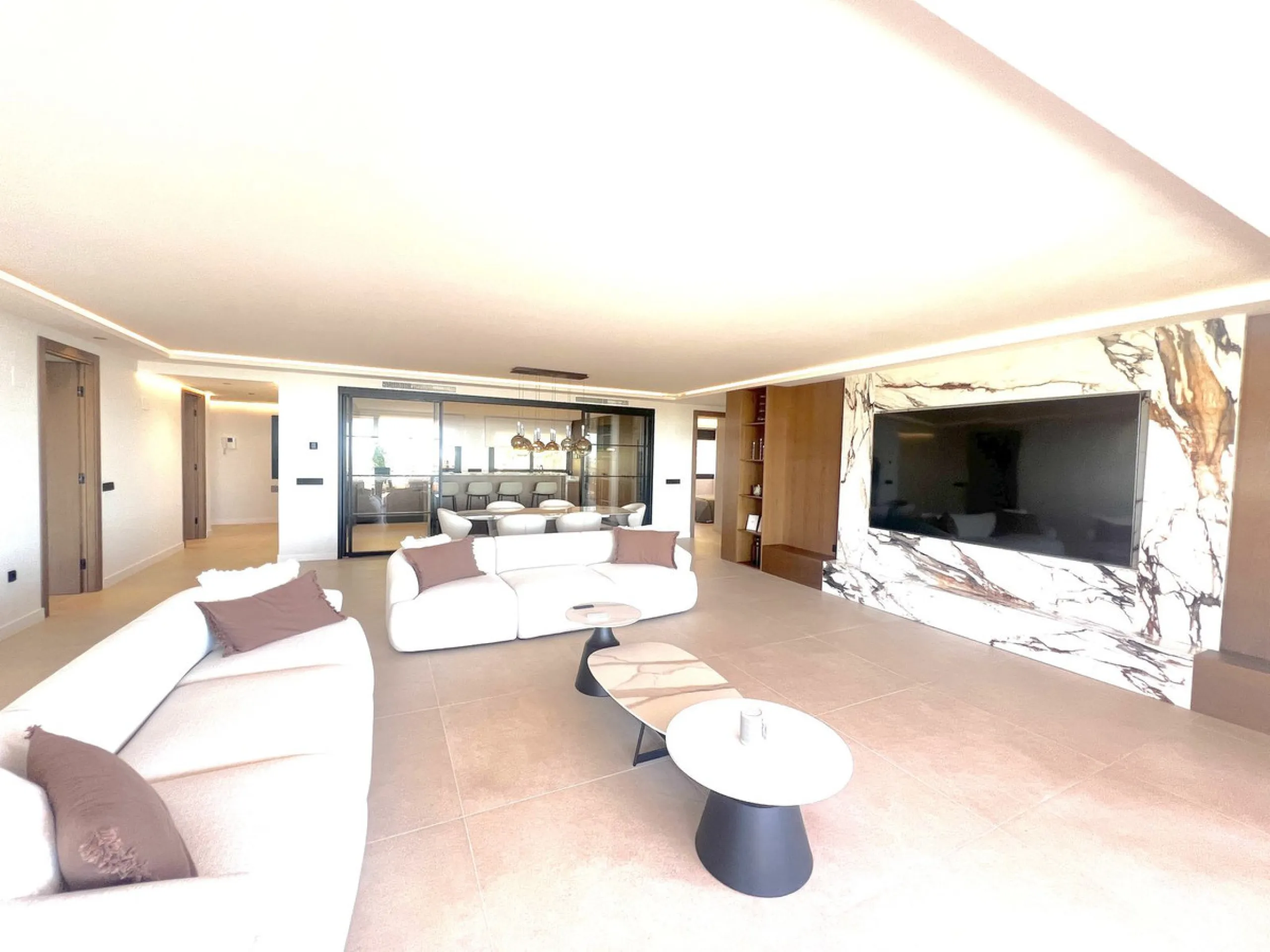 Luxury Fully Renovated Apartment with Panoramic Sea Views in the Heart of Nueva Andalucía