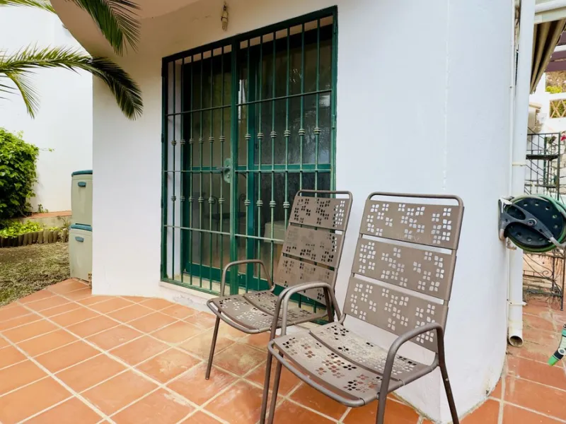 Corner townhouse with stunning sea views, large private garden and great potential – Buena Vista, Mijas