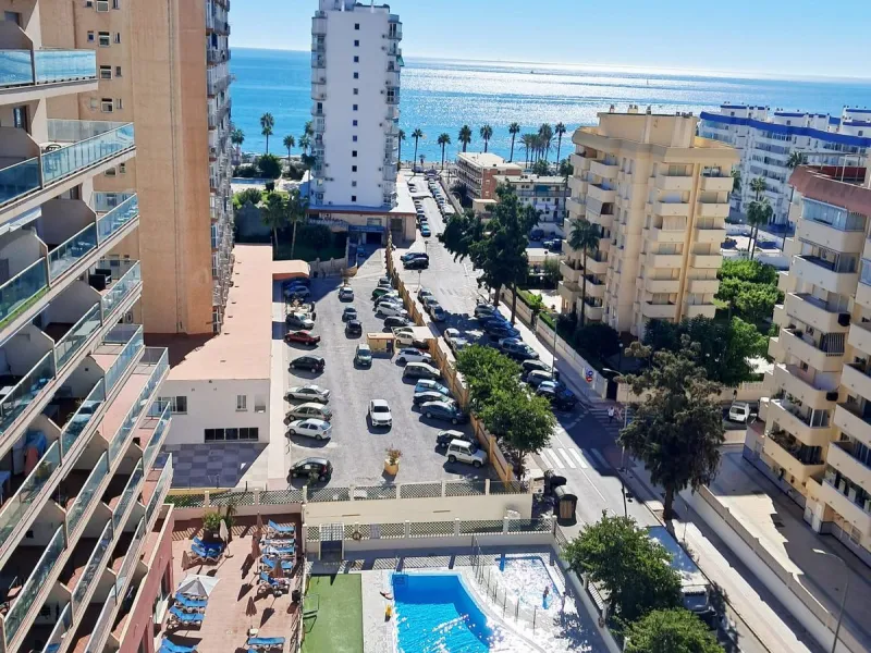 Apartment - Middle Floor Apartment в продаже в Benalmadena, Málaga. В доме 2 спален и 2 ванных комнат. Площадь дома 138 м²