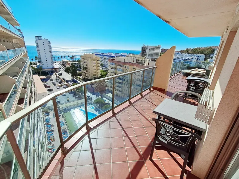 Apartment - Middle Floor Apartment в продаже в Benalmadena, Málaga. В доме 2 спален и 2 ванных комнат. Площадь дома 138 м²