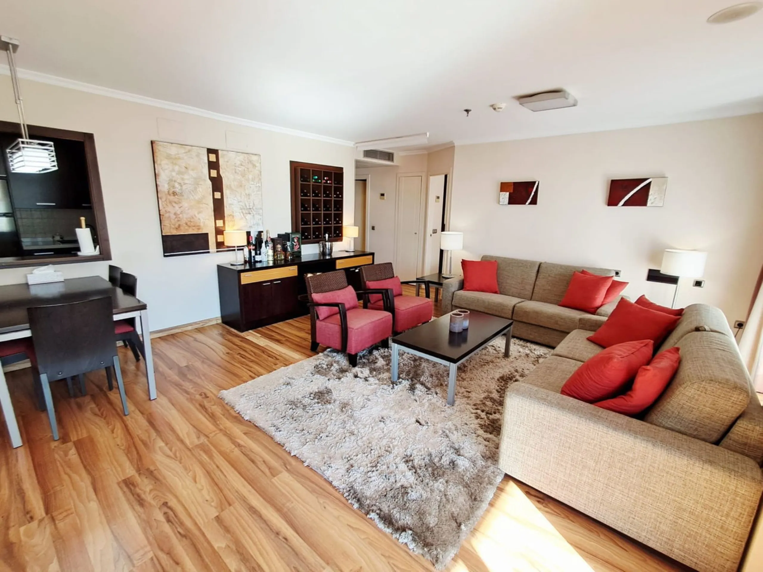 Apartment - Middle Floor Apartment в продаже в Benalmadena, Málaga. В доме 2 спален и 2 ванных комнат. Площадь дома 138 м²