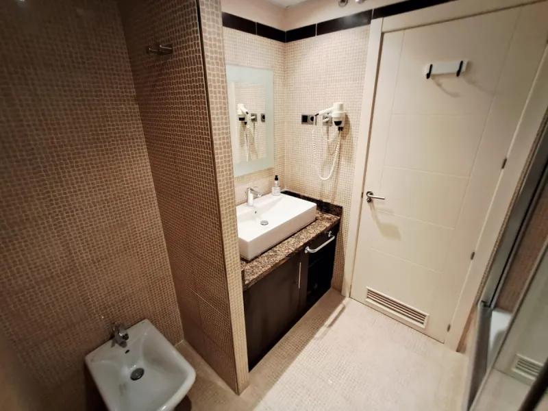 Apartment - Middle Floor Apartment в продаже в Benalmadena, Málaga. В доме 2 спален и 2 ванных комнат. Площадь дома 138 м²