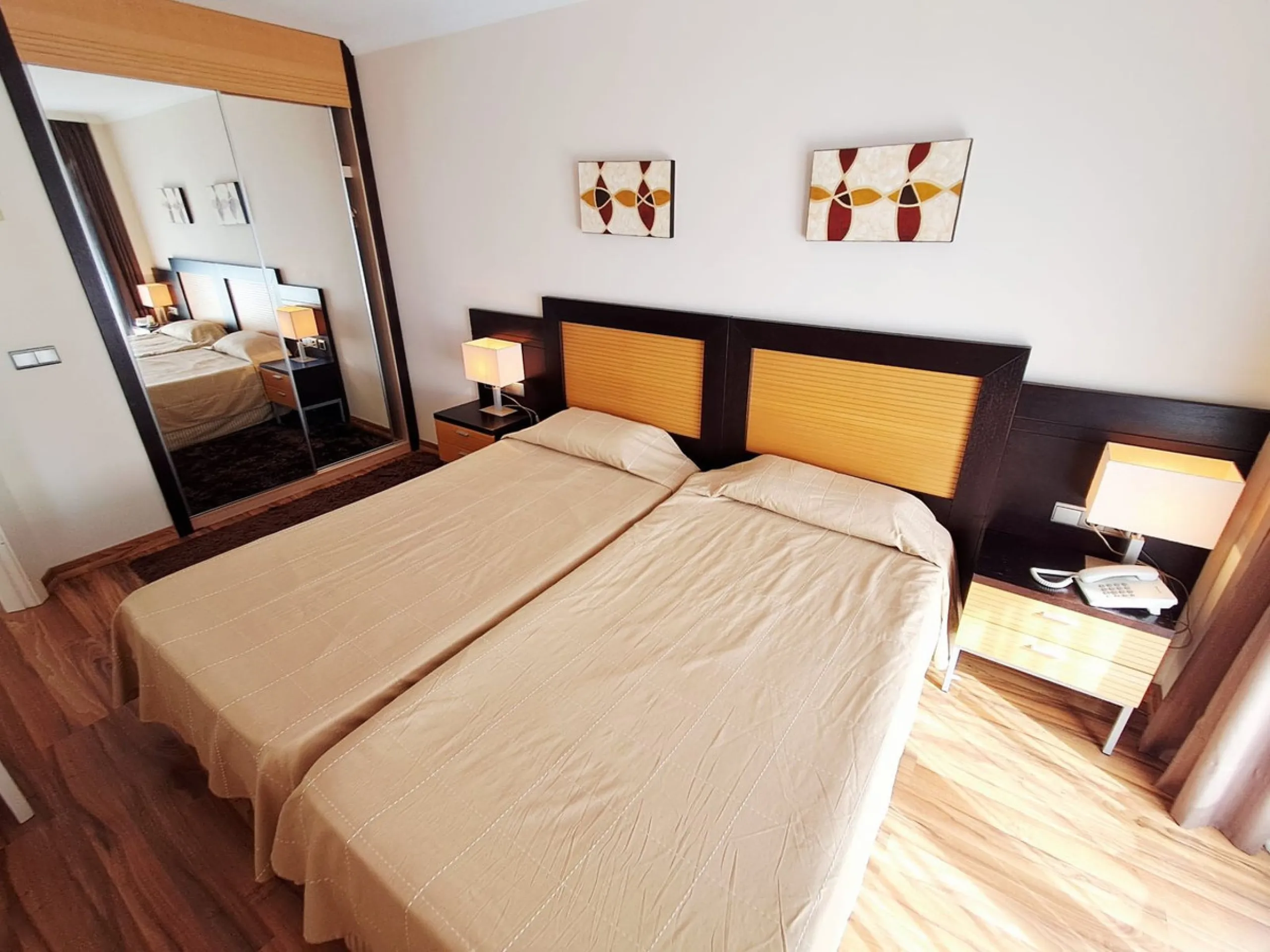 Apartment - Middle Floor Apartment в продаже в Benalmadena, Málaga. В доме 2 спален и 2 ванных комнат. Площадь дома 138 м²