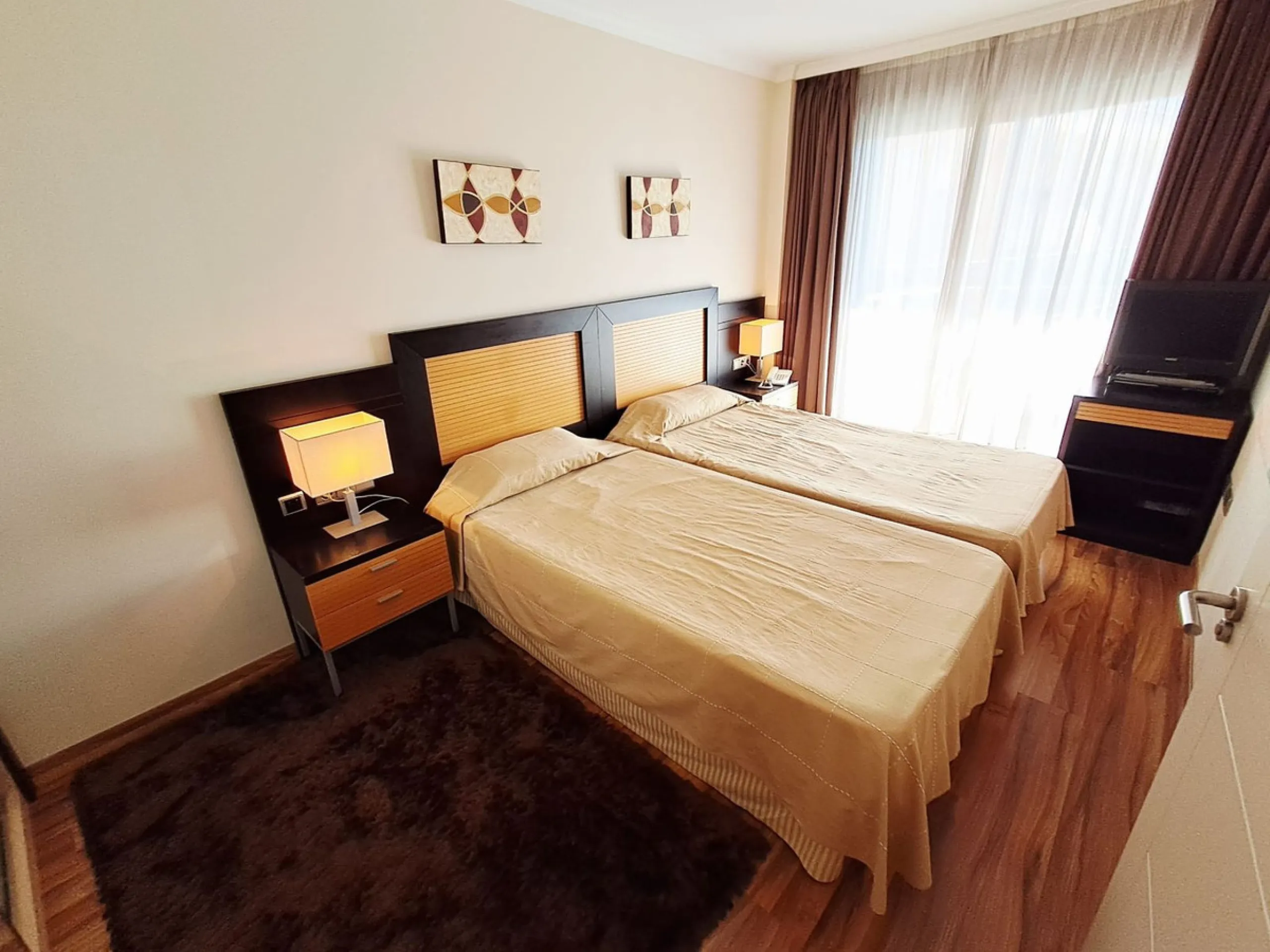 Apartment - Middle Floor Apartment в продаже в Benalmadena, Málaga. В доме 2 спален и 2 ванных комнат. Площадь дома 138 м²