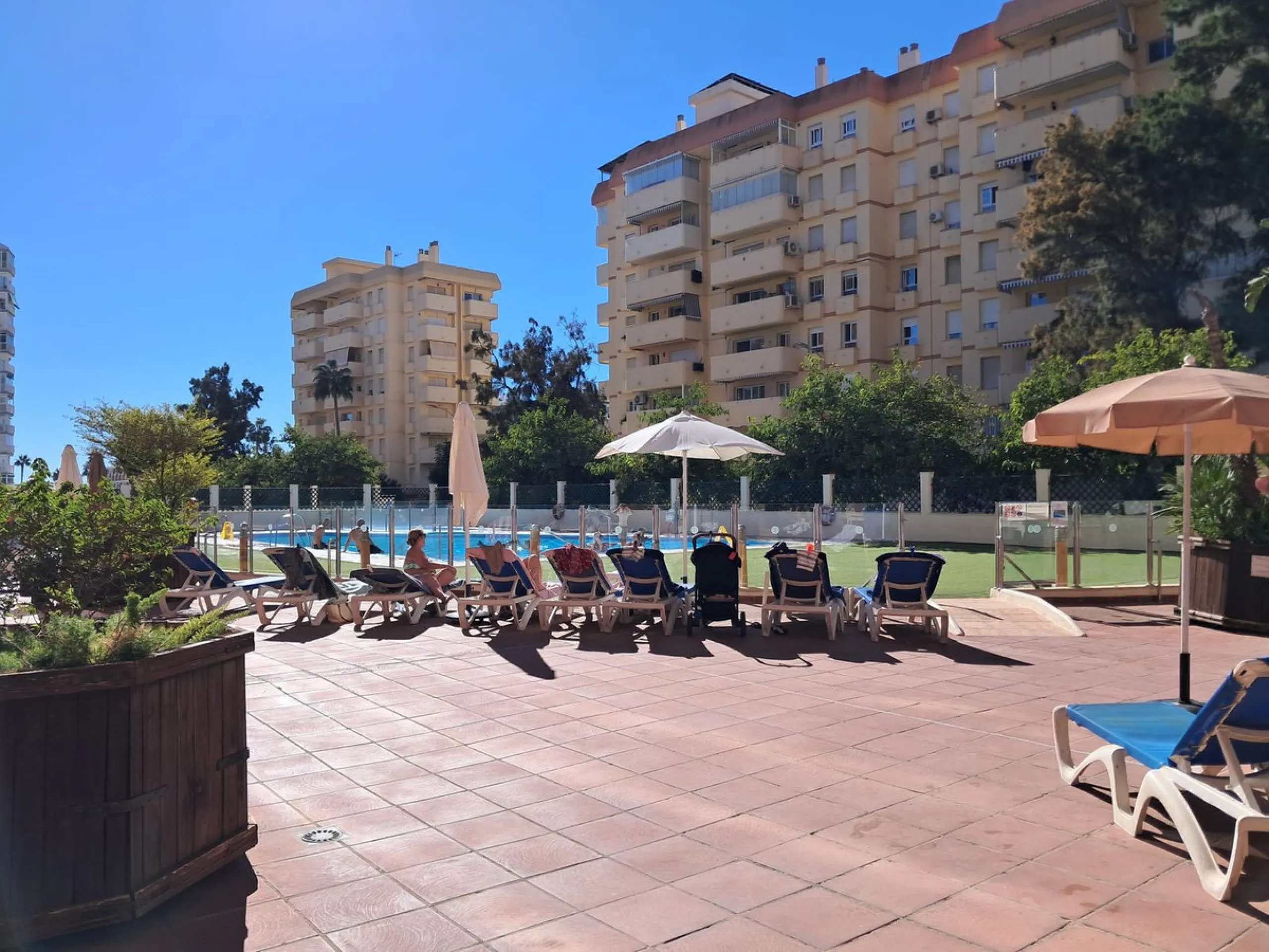 Apartment - Middle Floor Apartment в продаже в Benalmadena, Málaga. В доме 2 спален и 2 ванных комнат. Площадь дома 138 м²