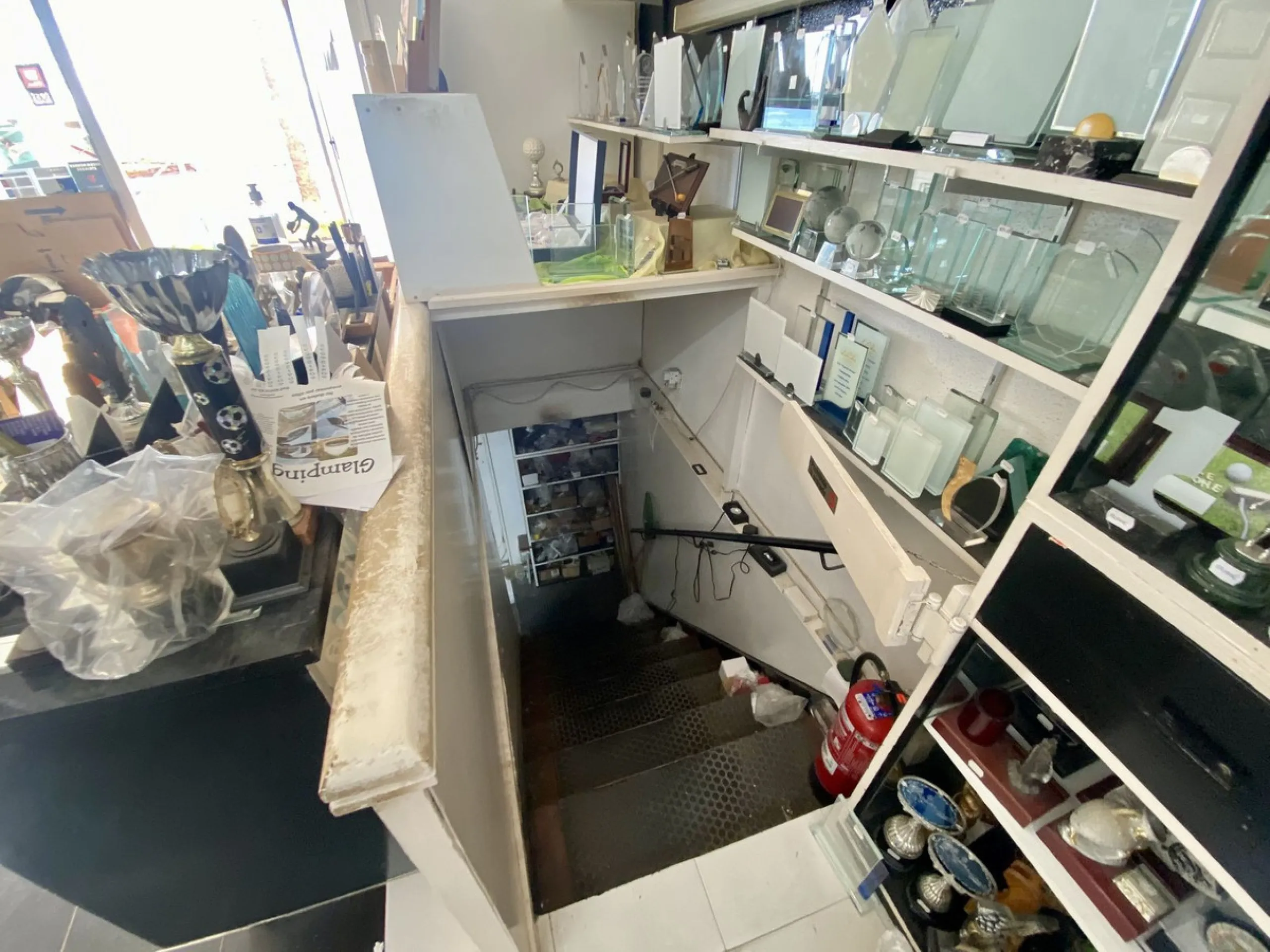 We are pleased to offer for sale the freehold of this incredible property located on Paseo marítimo rey de España (Frontline Beach) in Fuengirola.