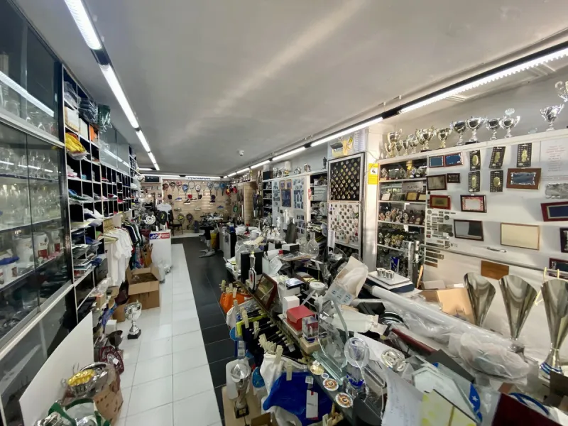 We are pleased to offer for sale the freehold of this incredible property located on Paseo marítimo rey de España (Frontline Beach) in Fuengirola.