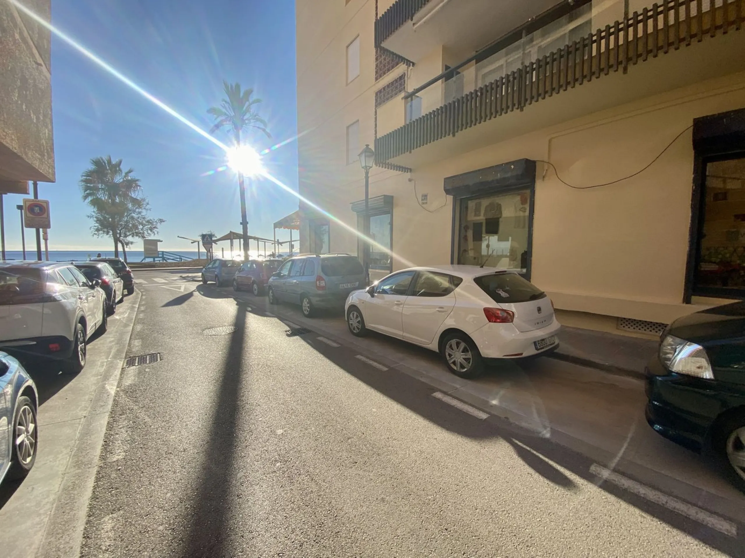 We are pleased to offer for sale the freehold of this incredible property located on Paseo marítimo rey de España (Frontline Beach) in Fuengirola.