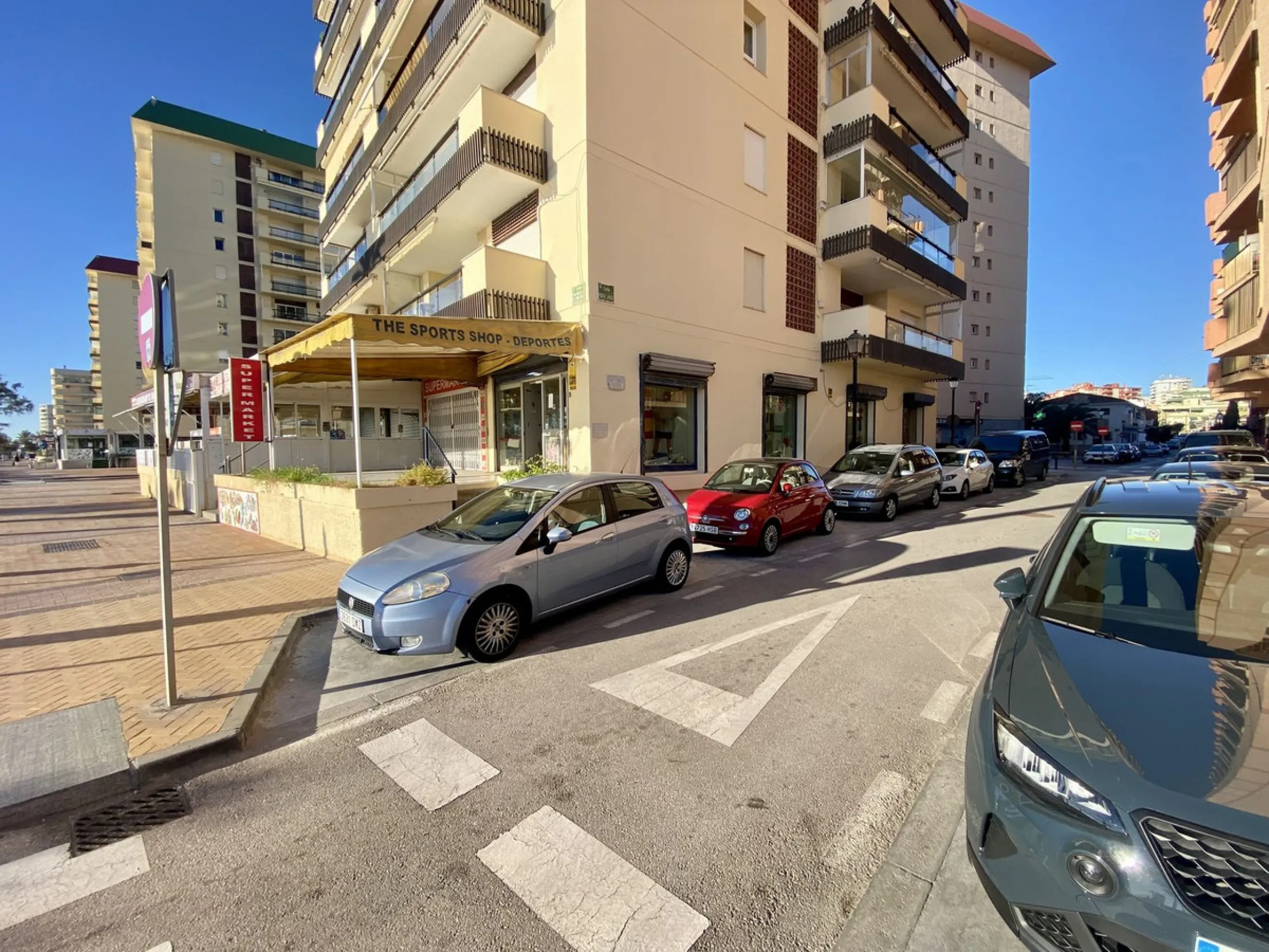 We are pleased to offer for sale the freehold of this incredible property located on Paseo marítimo rey de España (Frontline Beach) in Fuengirola.