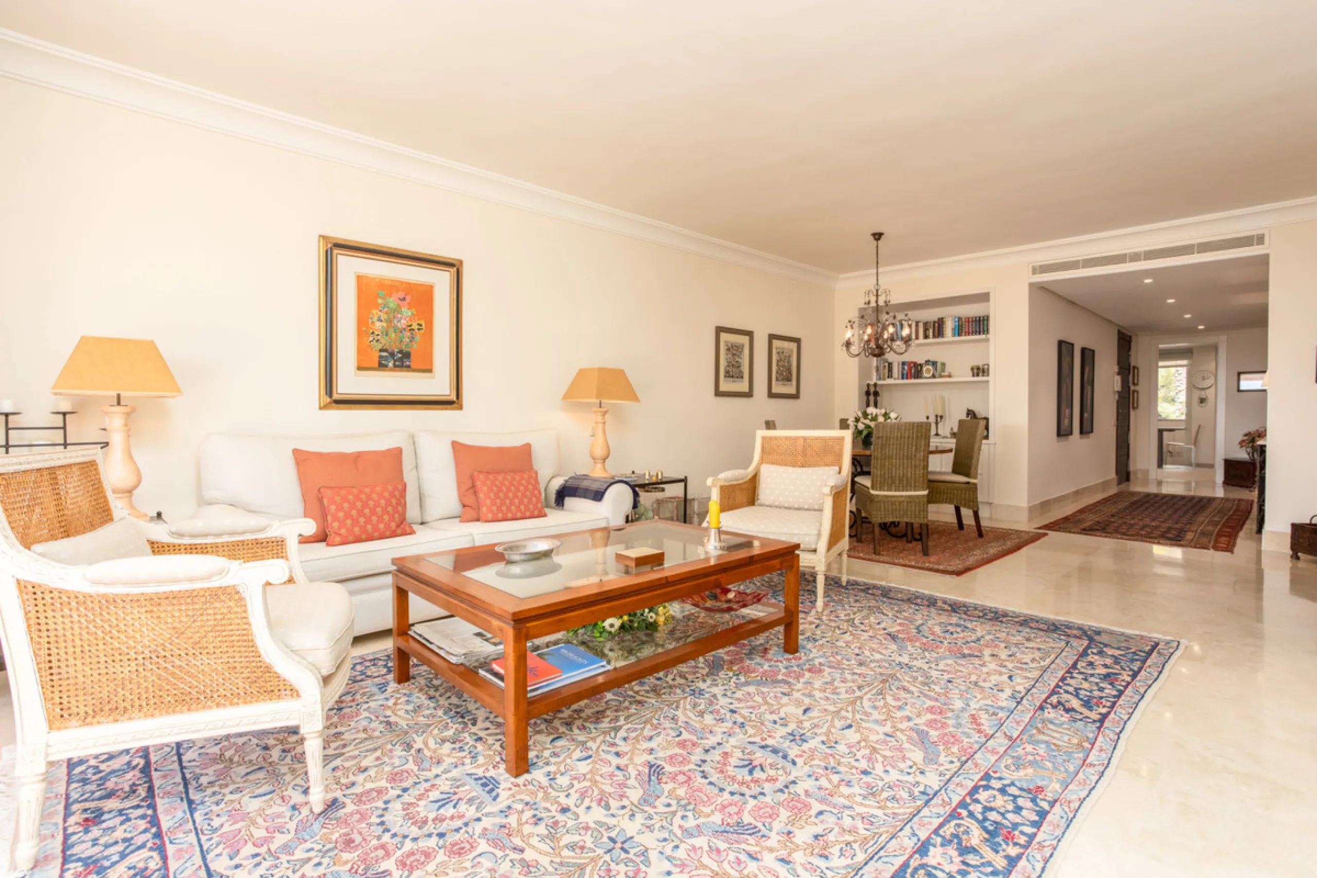 Luxury high quality apartment for sale in the area of Rio Real, in the Urb GOLF GARDENS.