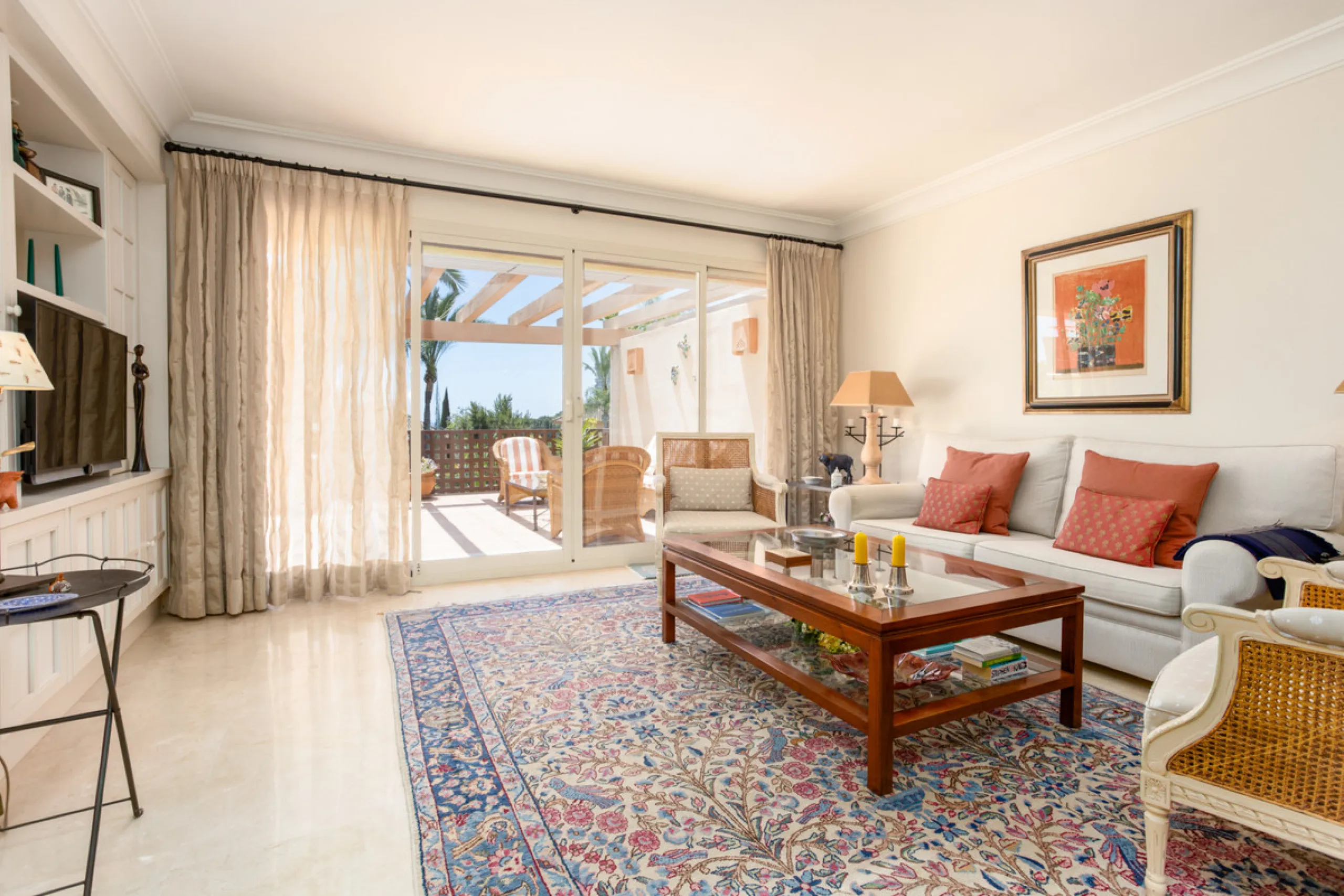 Luxury high quality apartment for sale in the area of Rio Real, in the Urb GOLF GARDENS.