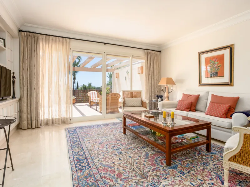 Luxury high quality apartment for sale in the area of Rio Real, in the Urb GOLF GARDENS.