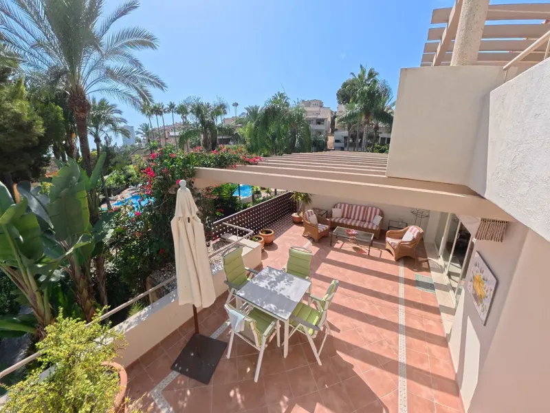 Luxury high quality apartment for sale in the area of Rio Real, in the Urb GOLF GARDENS.