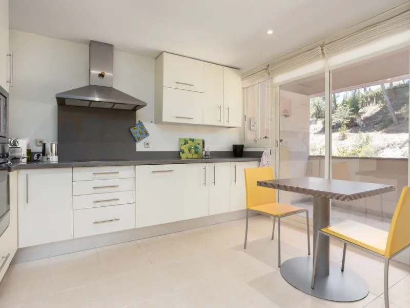 Luxury high quality apartment for sale in the area of Rio Real, in the Urb GOLF GARDENS.