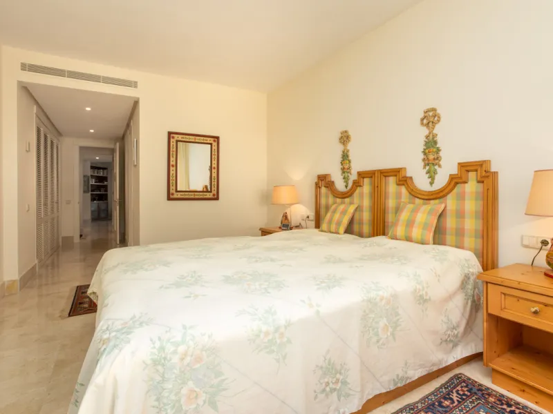 Luxury high quality apartment for sale in the area of Rio Real, in the Urb GOLF GARDENS.