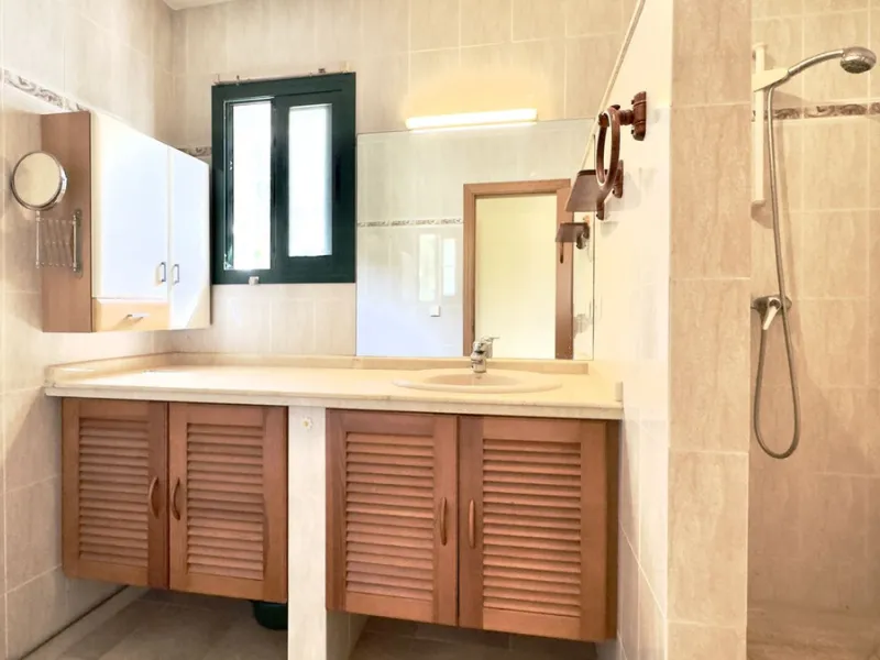 Corner townhouse with stunning sea views, large private garden and great potential – Buena Vista, Mijas