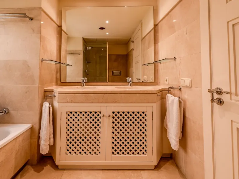 Luxury high quality apartment for sale in the area of Rio Real, in the Urb GOLF GARDENS.