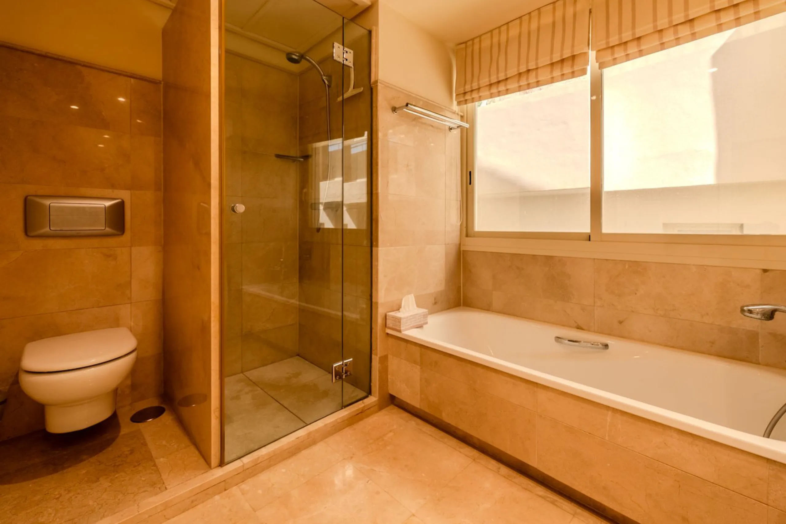 Luxury high quality apartment for sale in the area of Rio Real, in the Urb GOLF GARDENS.
