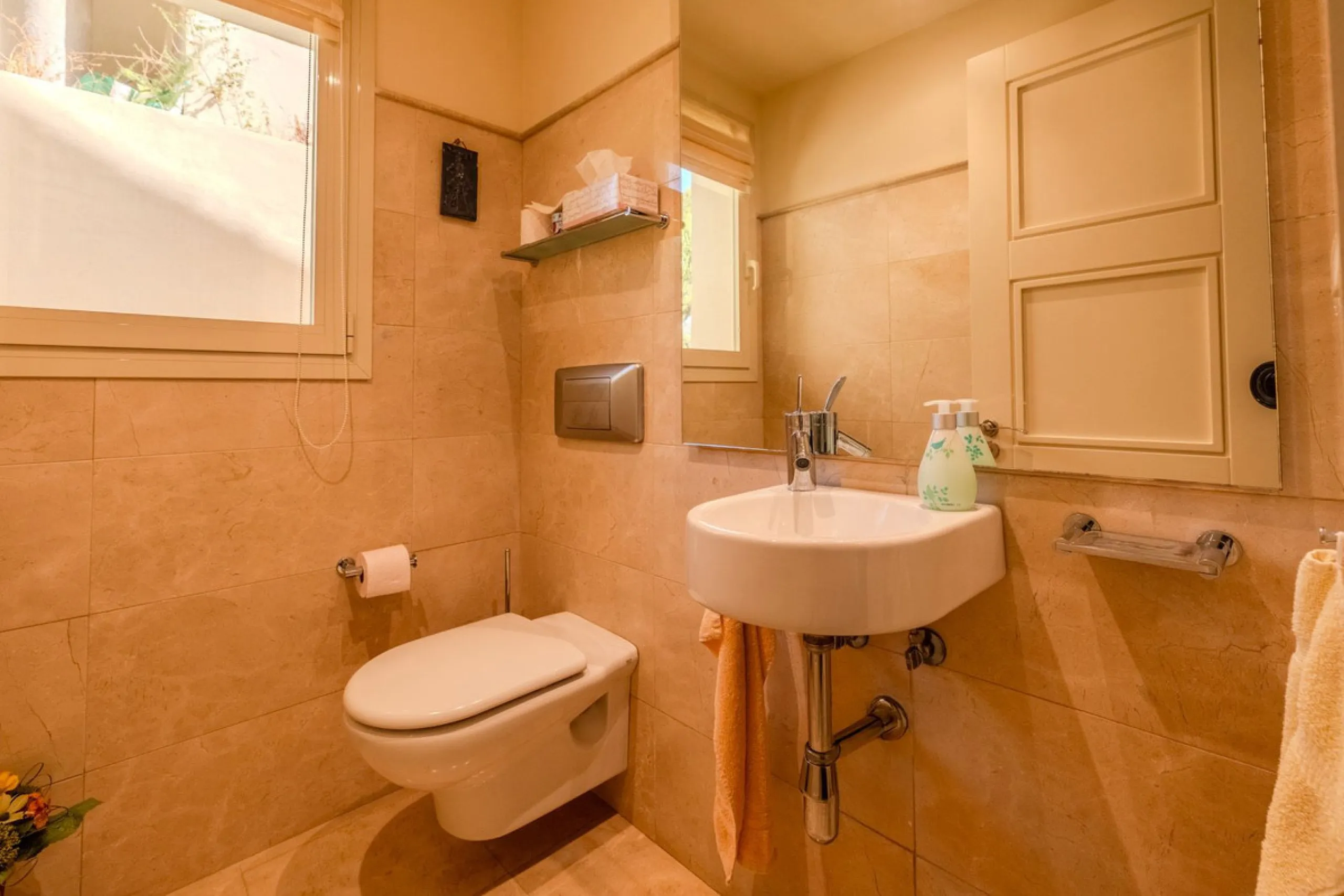 Luxury high quality apartment for sale in the area of Rio Real, in the Urb GOLF GARDENS.