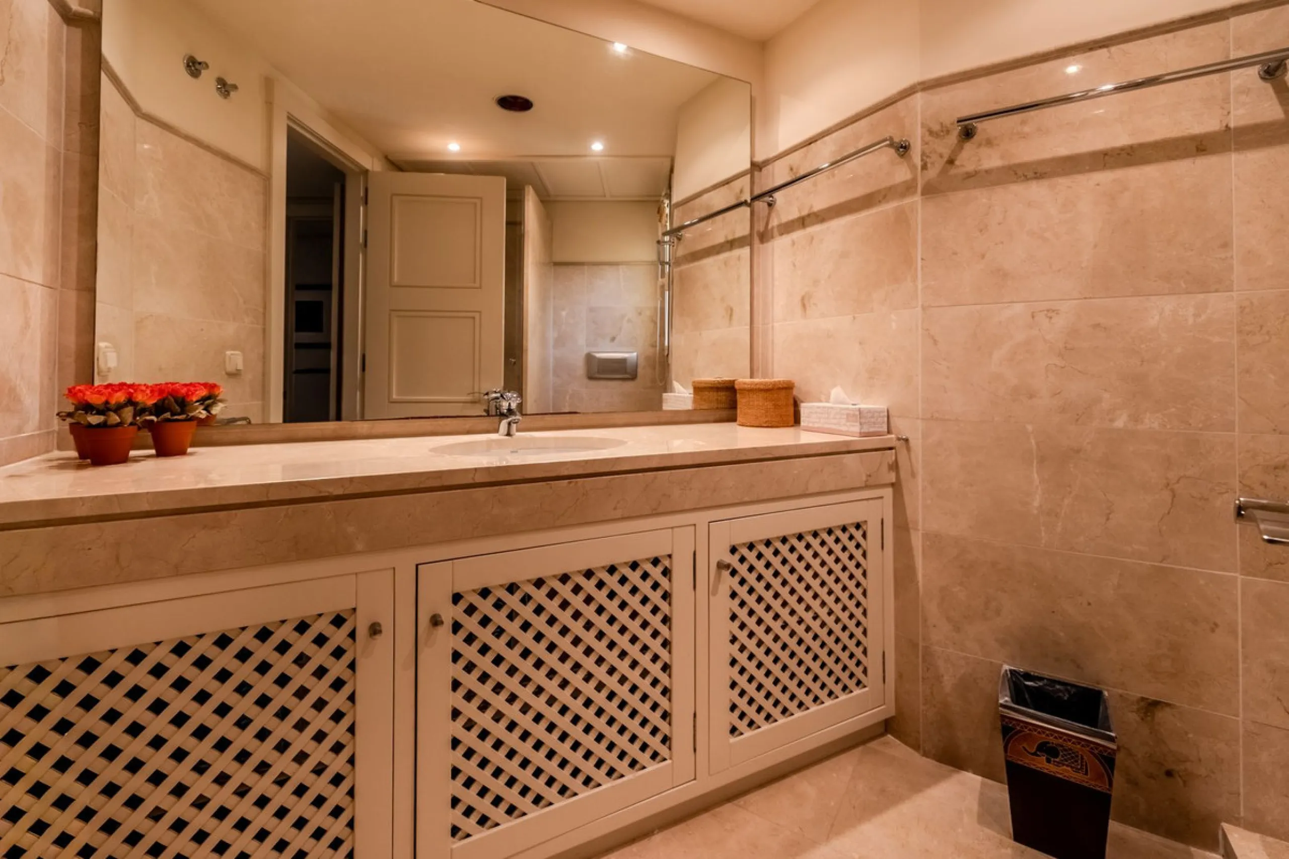 Luxury high quality apartment for sale in the area of Rio Real, in the Urb GOLF GARDENS.