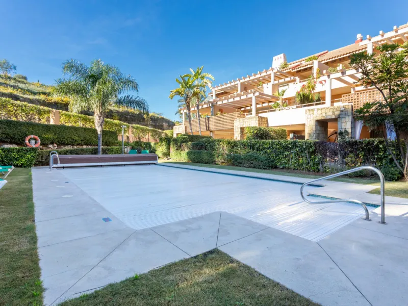 Luxury high quality apartment for sale in the area of Rio Real, in the Urb GOLF GARDENS.