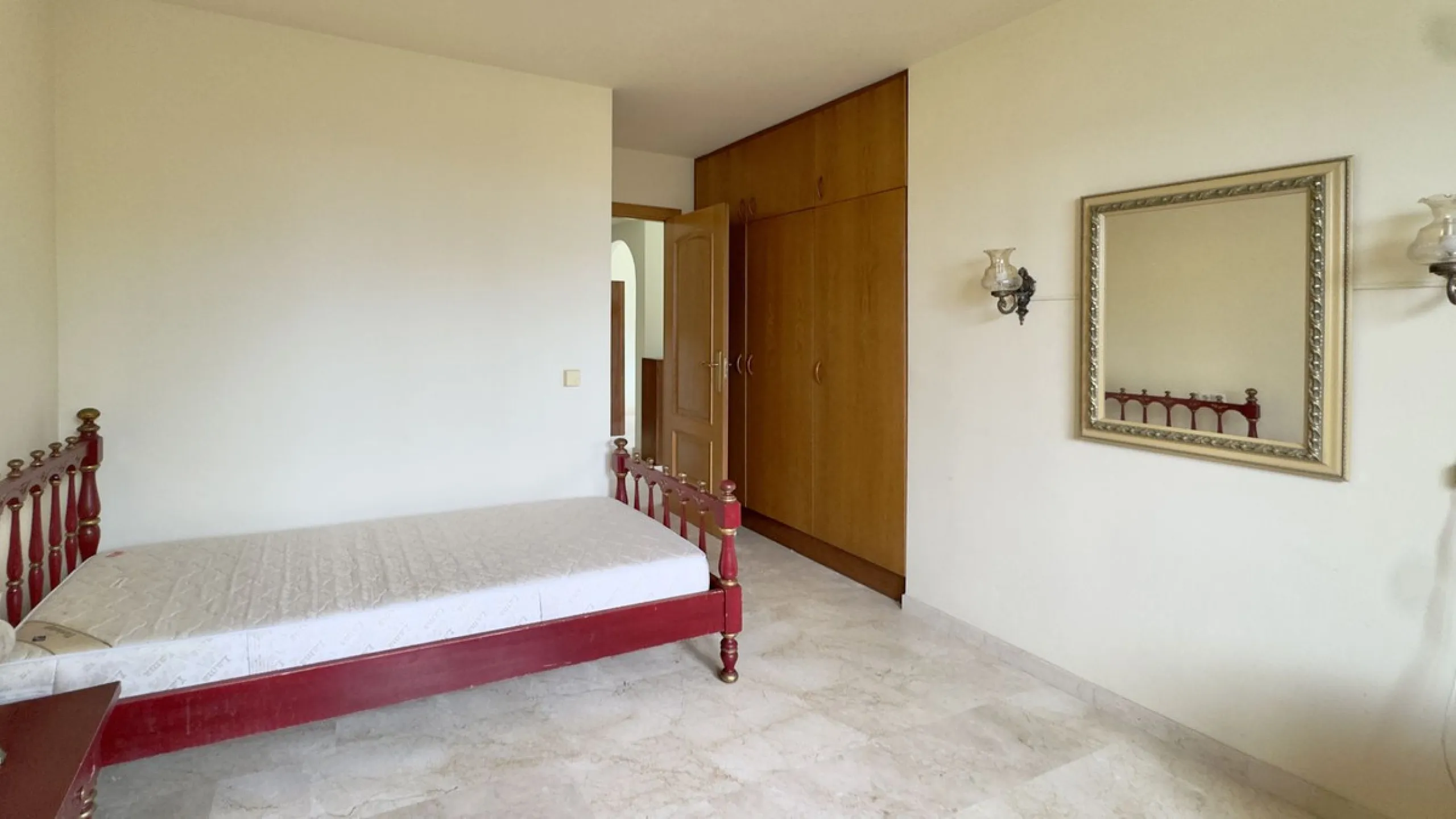 Corner townhouse with stunning sea views, large private garden and great potential – Buena Vista, Mijas