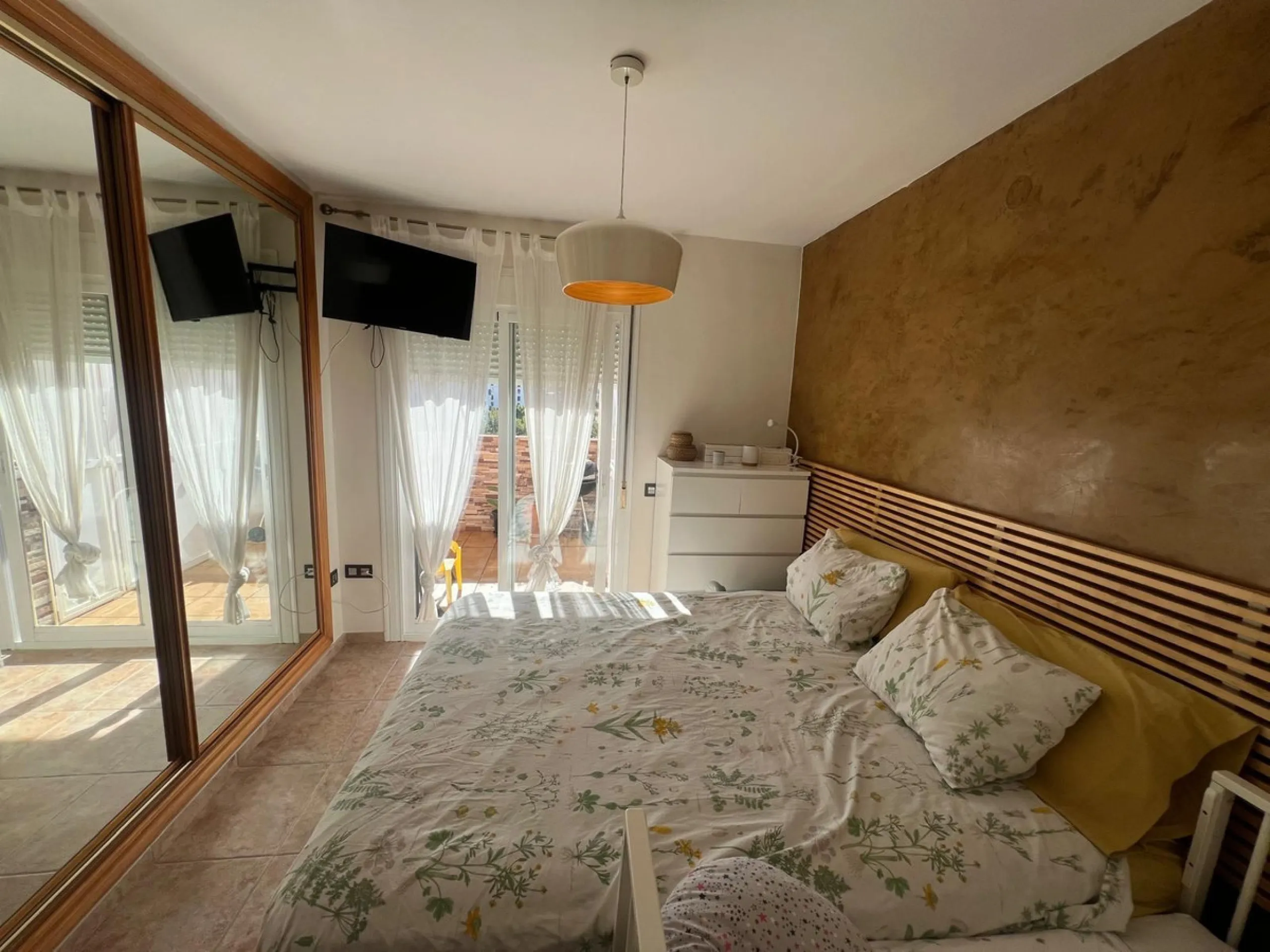 Apartment - Middle Floor Apartment в продаже в Mijas, Málaga. В доме 2 спален и 2 ванных комнат. Площадь дома 74 м²
