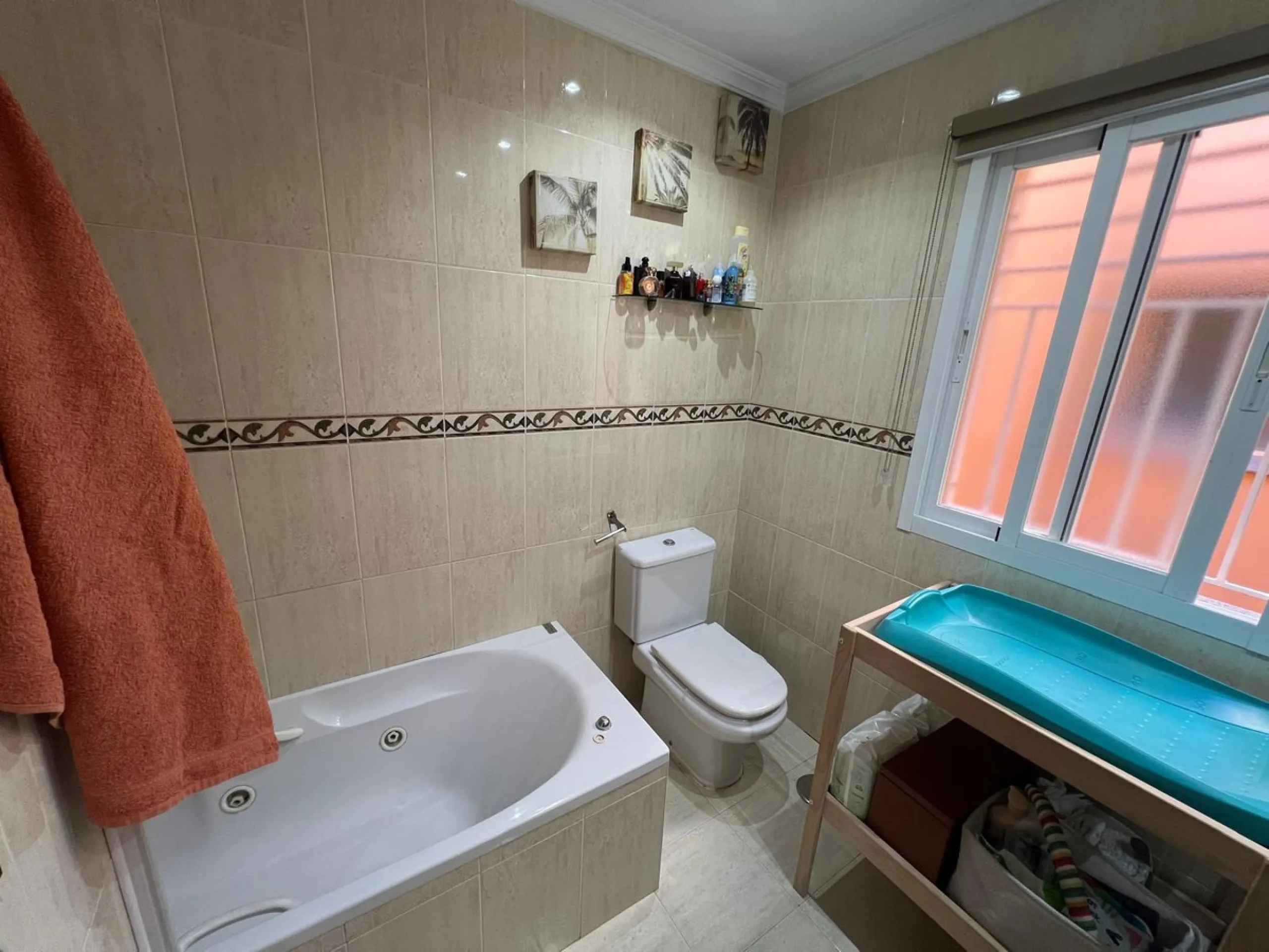 Apartment - Middle Floor Apartment в продаже в Mijas, Málaga. В доме 2 спален и 2 ванных комнат. Площадь дома 74 м²