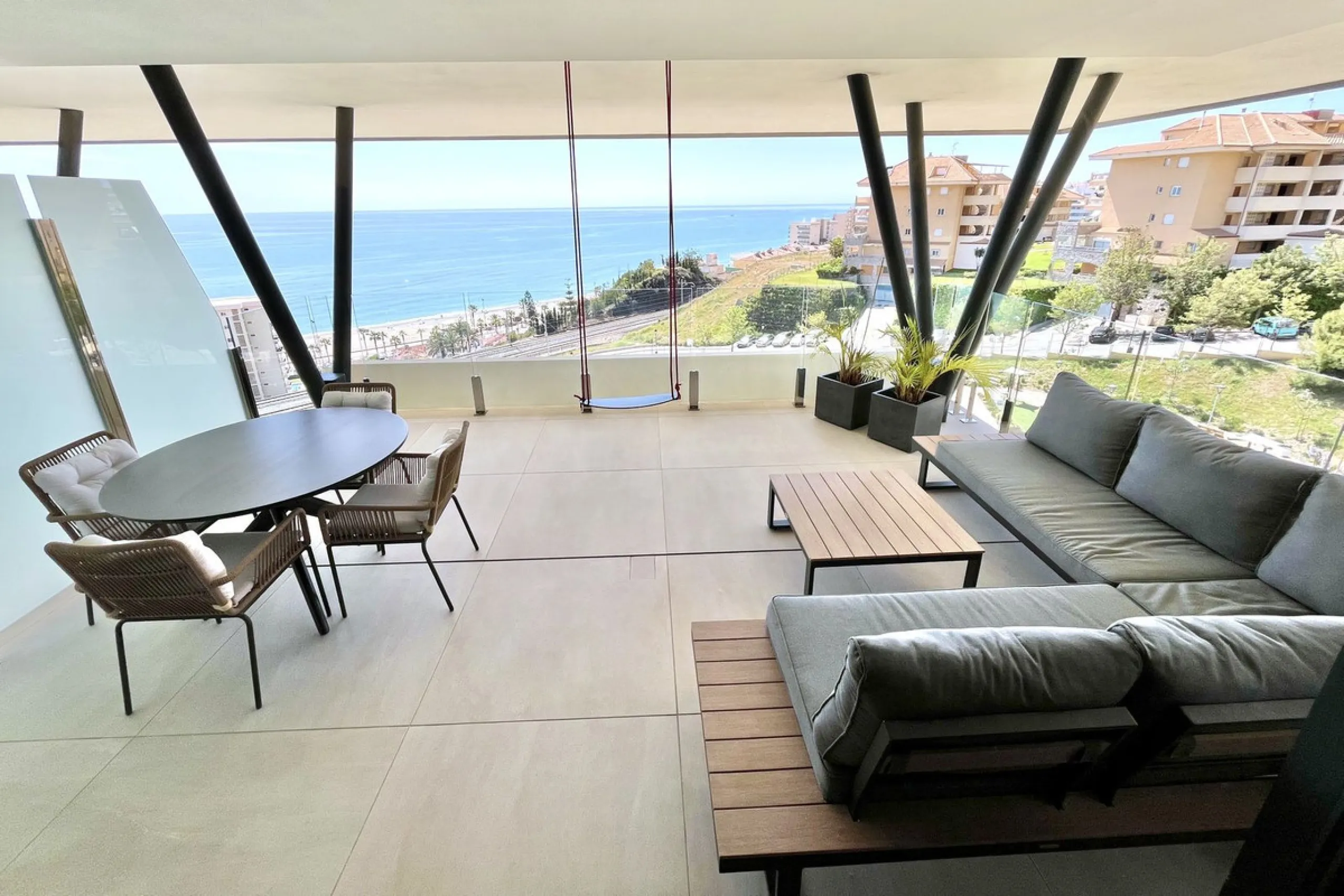 MASSIVELY REDUCED BY €260,000 for quick sale - Stunning 3 bed corner duplex Penthouse only 100m to beach, shops & restaurants, with breathtaking south west facing Mediterranean sea views. Exclusive El Higueron Resort with Hilton Hotel, Spa, Sports Club & 