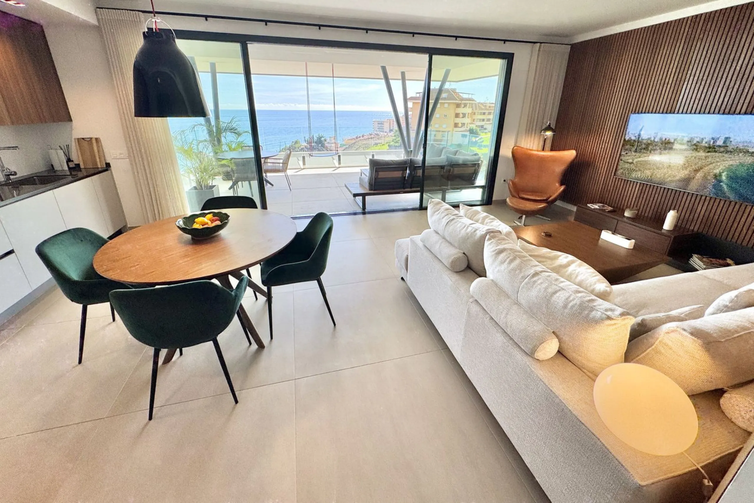 MASSIVELY REDUCED BY €260,000 for quick sale - Stunning 3 bed corner duplex Penthouse only 100m to beach, shops & restaurants, with breathtaking south west facing Mediterranean sea views. Exclusive El Higueron Resort with Hilton Hotel, Spa, Sports Club & 