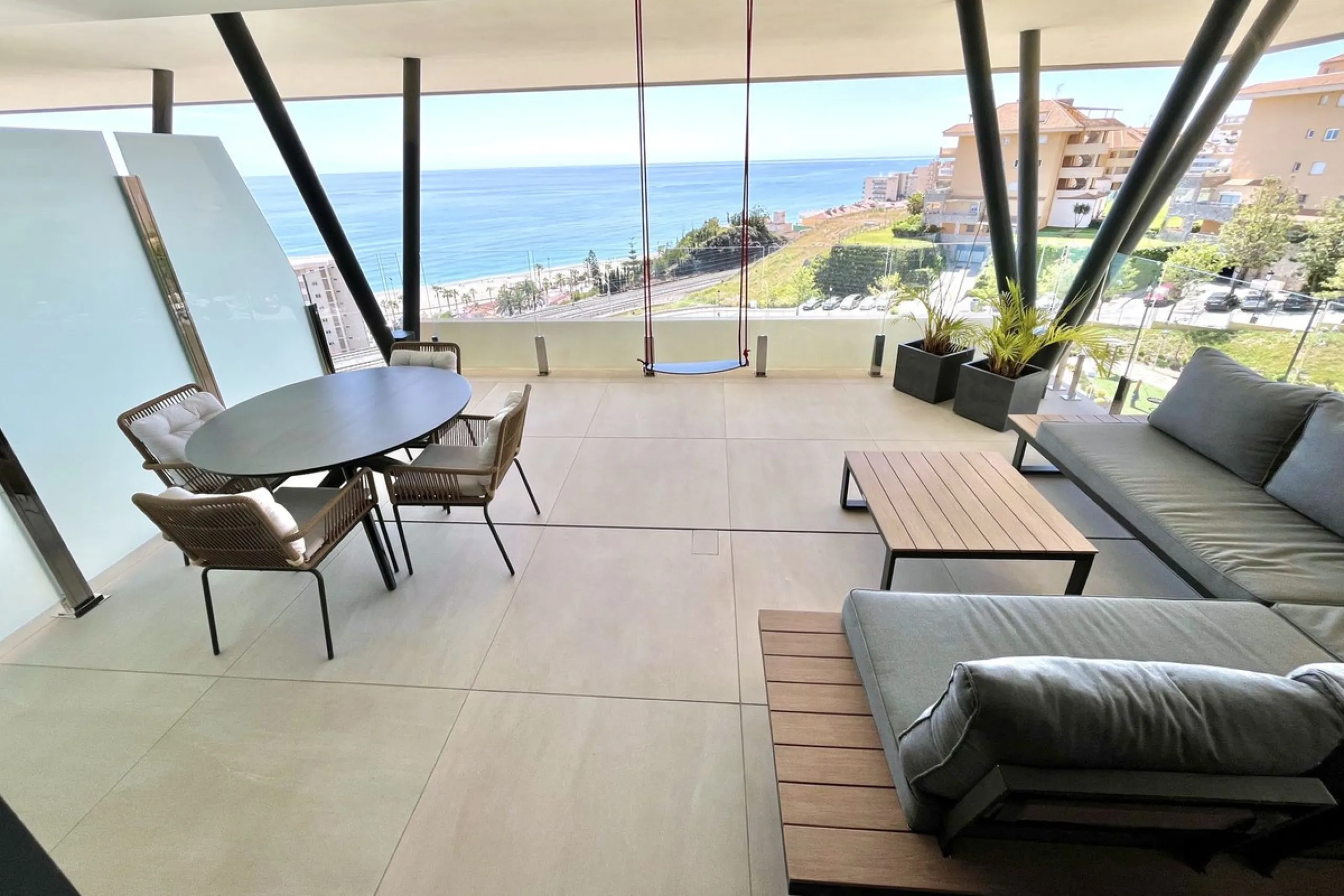 MASSIVELY REDUCED BY €260,000 for quick sale - Stunning 3 bed corner duplex Penthouse only 100m to beach, shops & restaurants, with breathtaking south west facing Mediterranean sea views. Exclusive El Higueron Resort with Hilton Hotel, Spa, Sports Club & 