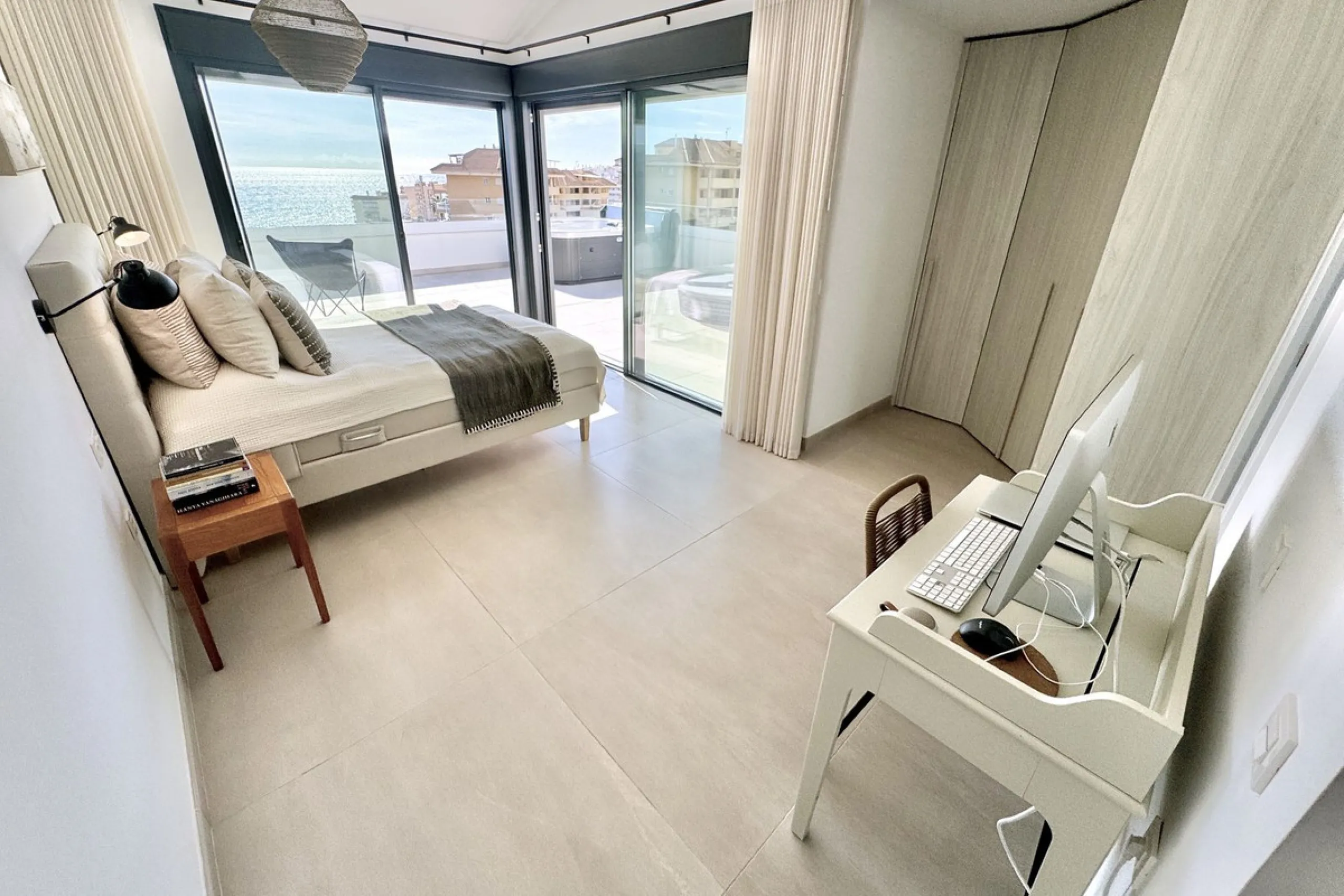 MASSIVELY REDUCED BY €260,000 for quick sale - Stunning 3 bed corner duplex Penthouse only 100m to beach, shops & restaurants, with breathtaking south west facing Mediterranean sea views. Exclusive El Higueron Resort with Hilton Hotel, Spa, Sports Club & 