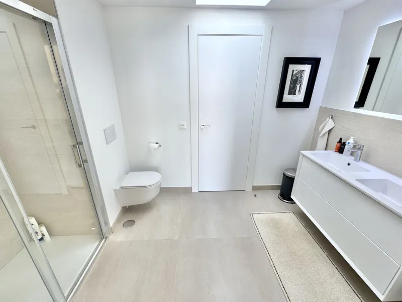 MASSIVELY REDUCED BY €260,000 for quick sale - Stunning 3 bed corner duplex Penthouse only 100m to beach, shops & restaurants, with breathtaking south west facing Mediterranean sea views. Exclusive El Higueron Resort with Hilton Hotel, Spa, Sports Club & 