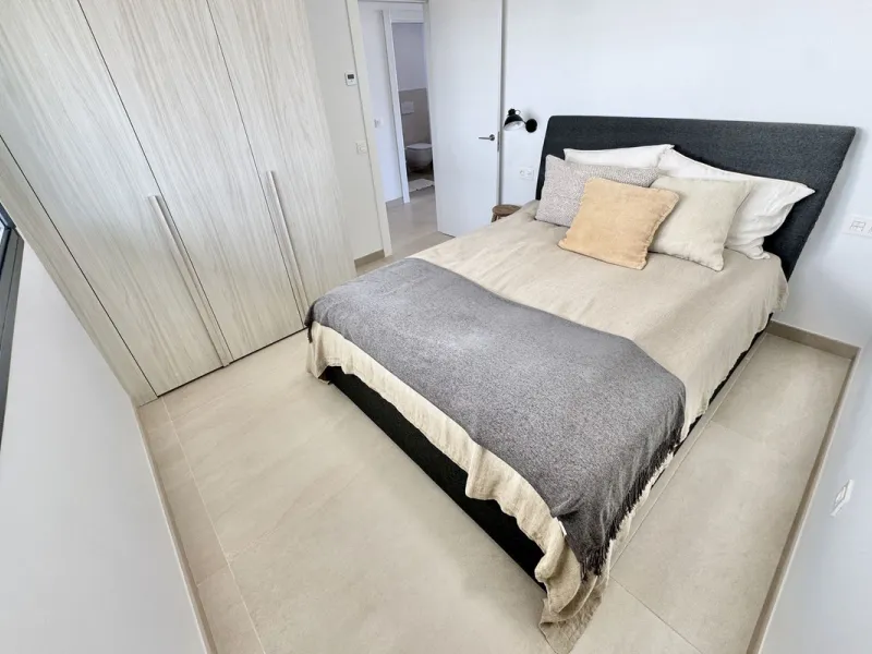 MASSIVELY REDUCED BY €260,000 for quick sale - Stunning 3 bed corner duplex Penthouse only 100m to beach, shops & restaurants, with breathtaking south west facing Mediterranean sea views. Exclusive El Higueron Resort with Hilton Hotel, Spa, Sports Club & 