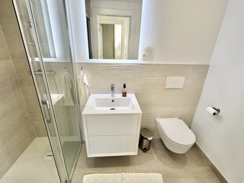 MASSIVELY REDUCED BY €260,000 for quick sale - Stunning 3 bed corner duplex Penthouse only 100m to beach, shops & restaurants, with breathtaking south west facing Mediterranean sea views. Exclusive El Higueron Resort with Hilton Hotel, Spa, Sports Club & 