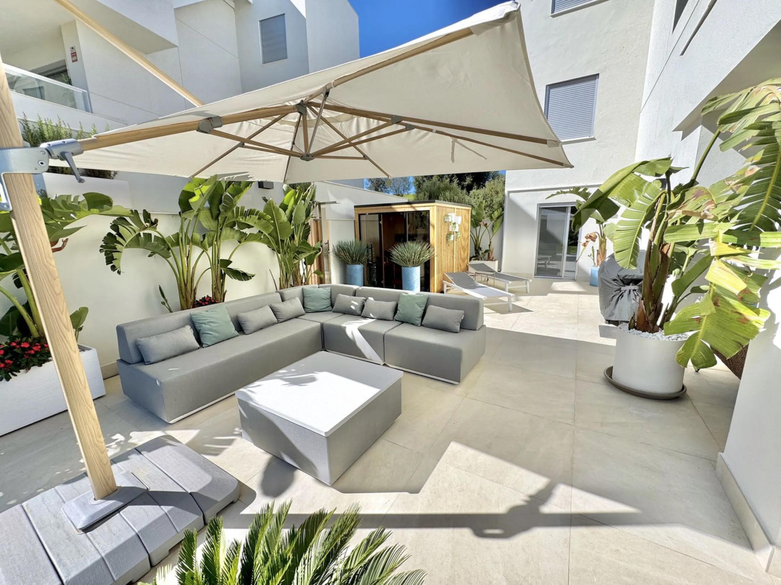 Spectacular (2024 Built) 3 bed luxury garden apartment set in La Cala Golf Resorts's latest new development. Only 7 mins walk to clubhouse / Spa & 10 mins drive to beach.