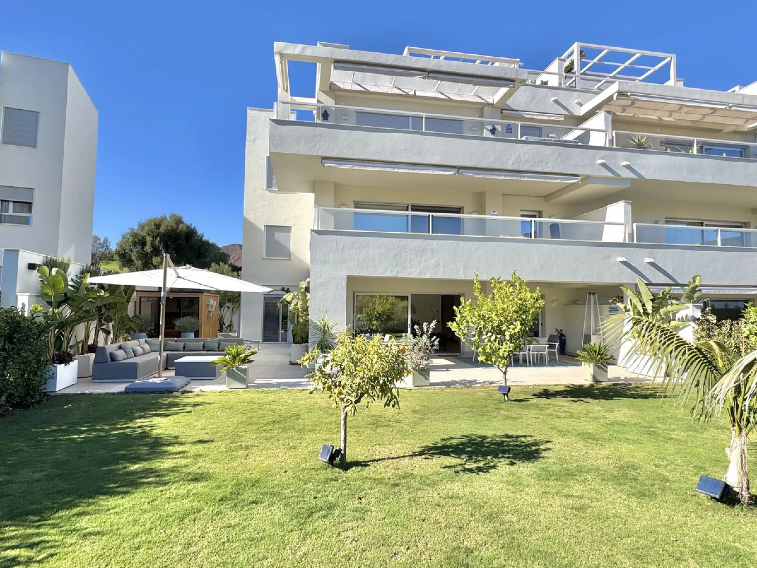 Spectacular (2024 Built) 3 bed luxury garden apartment set in La Cala Golf Resorts's latest new development. Only 7 mins walk to clubhouse / Spa & 10 mins drive to beach.