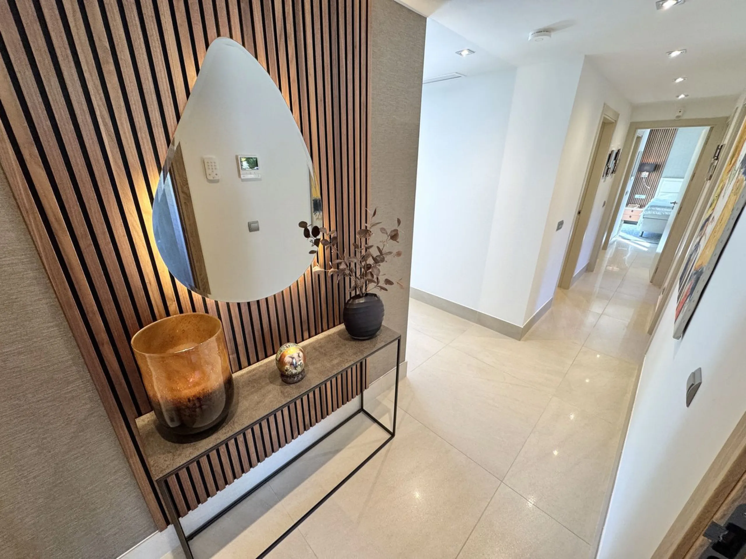 Spectacular (2024 Built) 3 bed luxury garden apartment set in La Cala Golf Resorts's latest new development. Only 7 mins walk to clubhouse / Spa & 10 mins drive to beach.