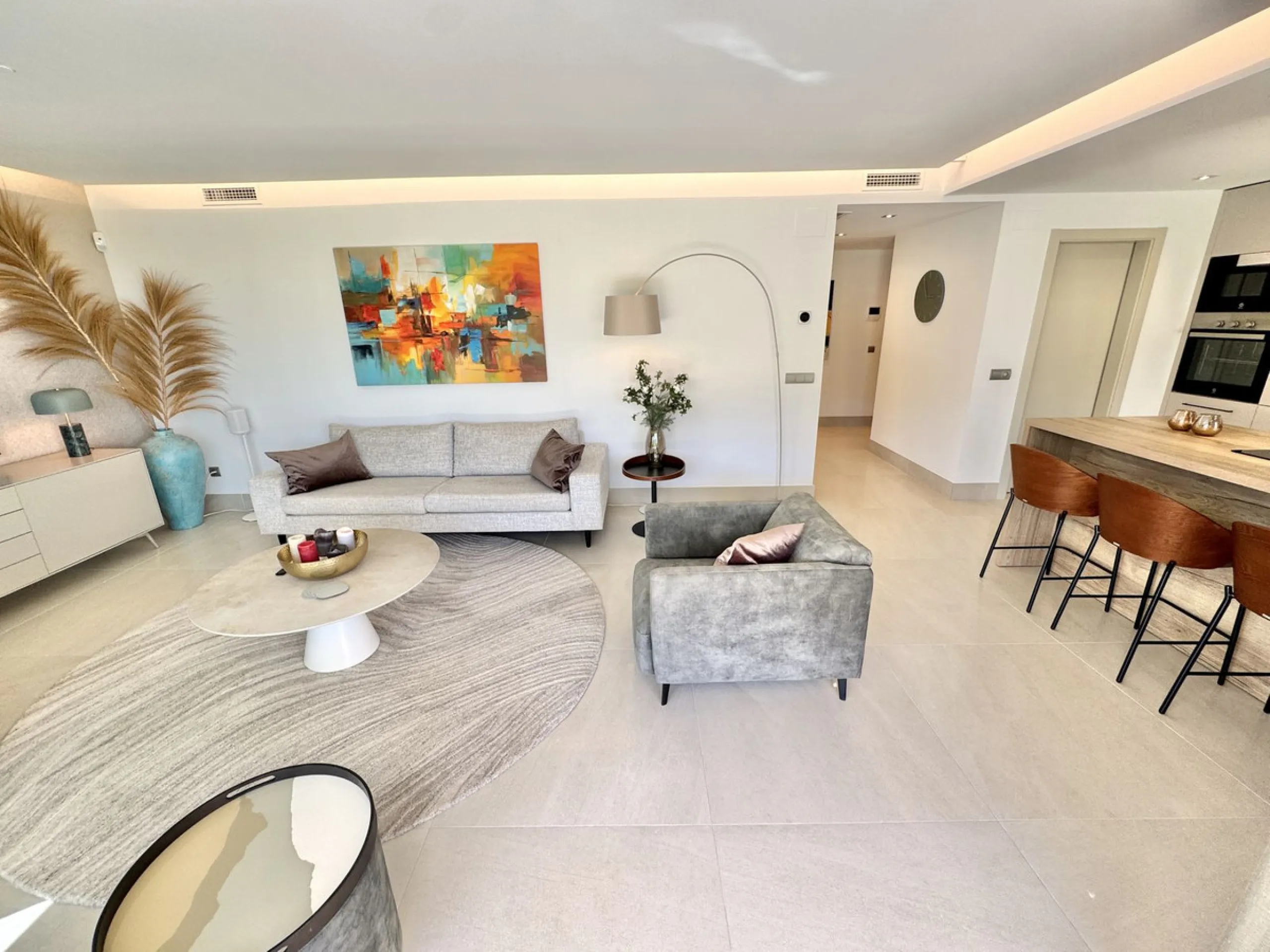Spectacular (2024 Built) 3 bed luxury garden apartment set in La Cala Golf Resorts's latest new development. Only 7 mins walk to clubhouse / Spa & 10 mins drive to beach.