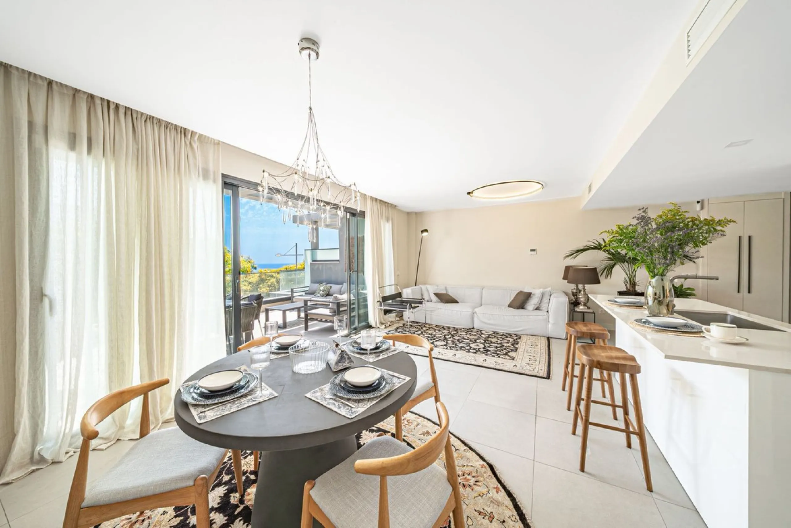 Middle Floor Apartment, Estepona, Costa del Sol.