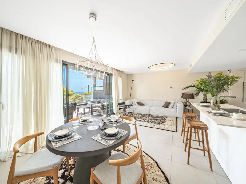 Middle Floor Apartment, Estepona, Costa del Sol.